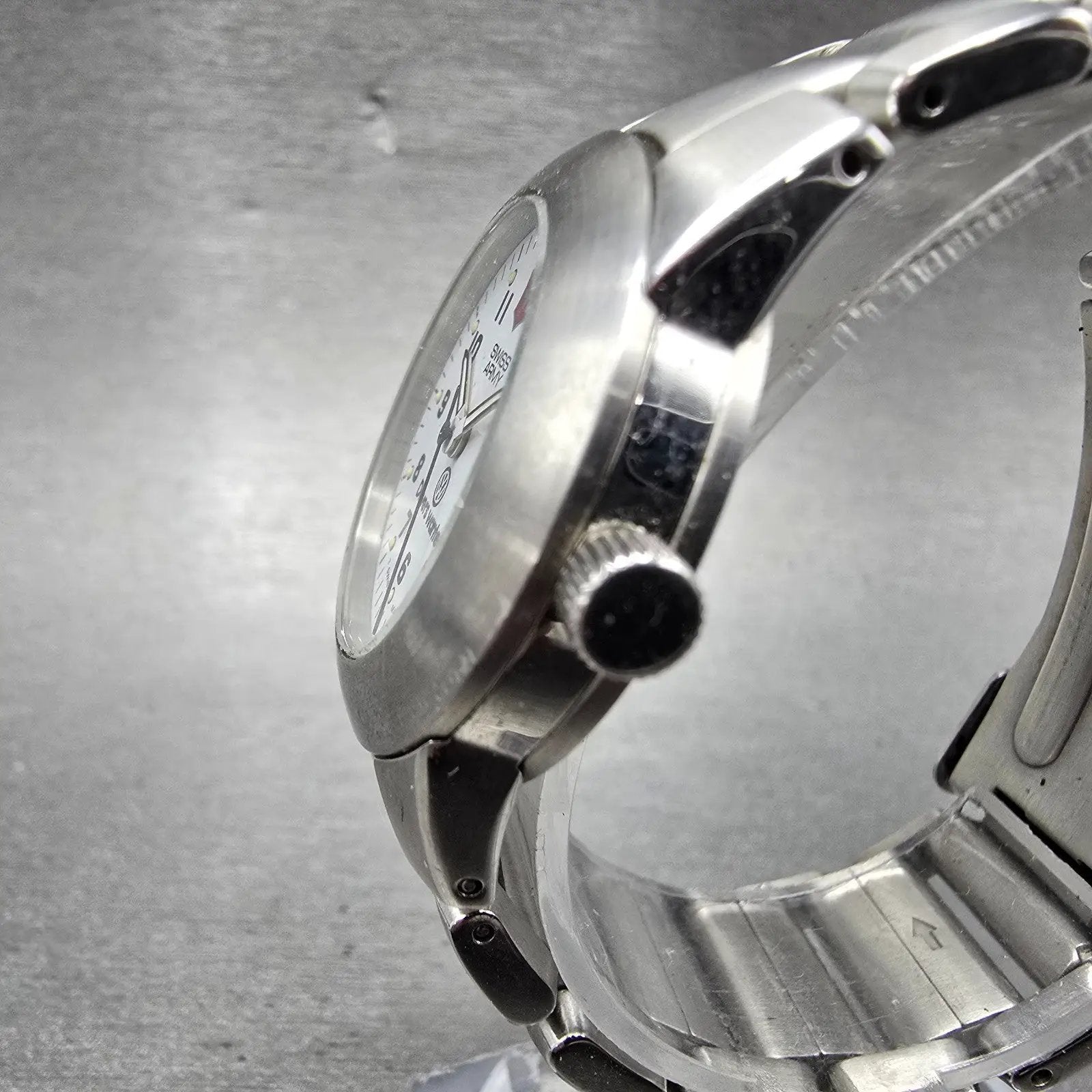 Victorinox Swiss Army Peak Watch Women 30mm White Dial Silver Tone Date PARTS3
