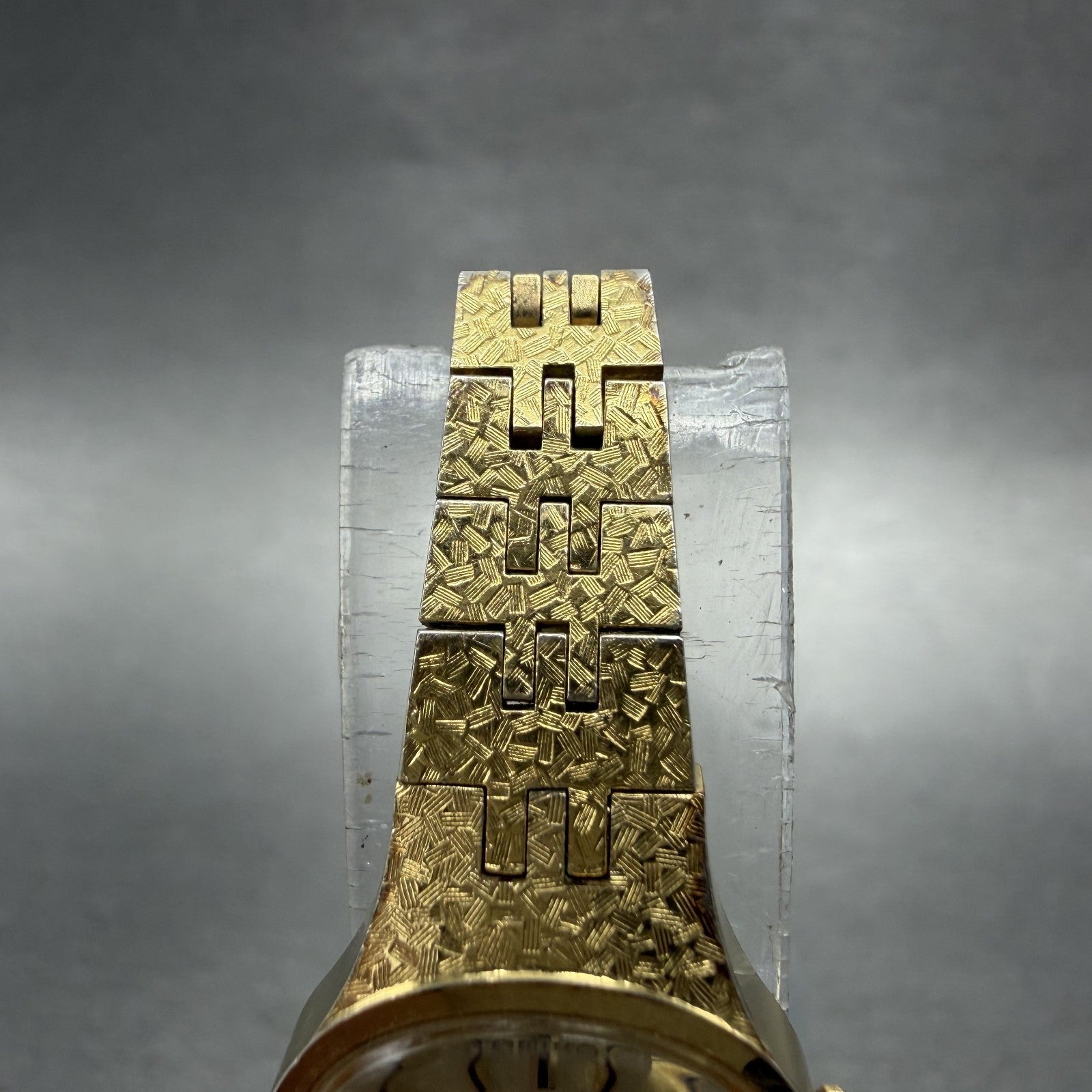 Seiko Watch Women 17mm Gold Dial Gold Tone Oval 1400-7389 New Battery Vintage AB4