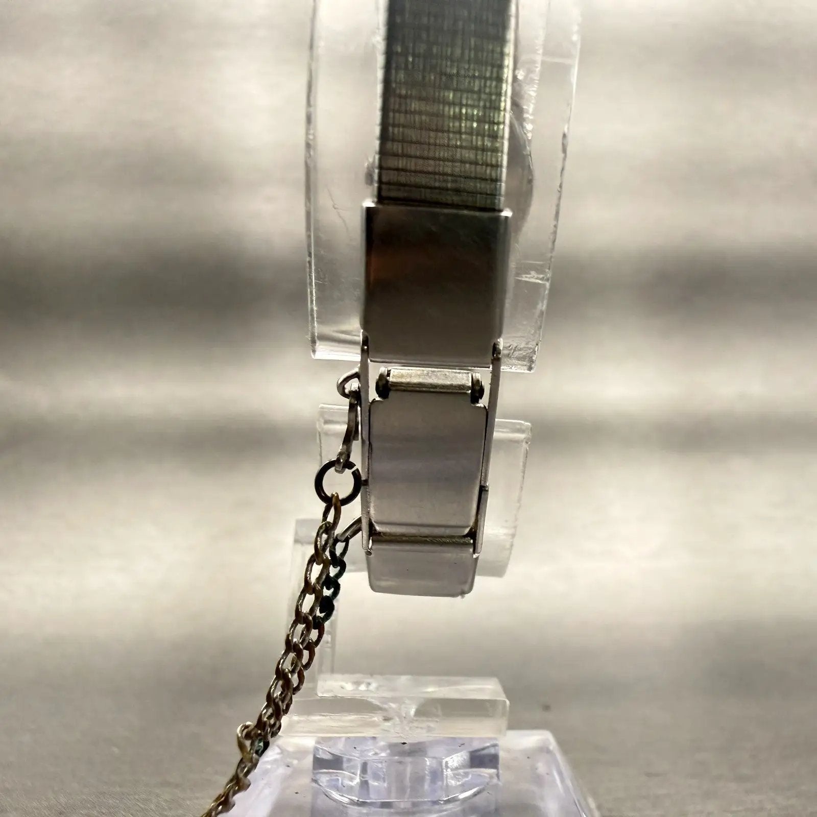 Seiko Watch Women 17mm Silver Dial Silver Tone Oval 2P20-0329 New Battery VTG7
