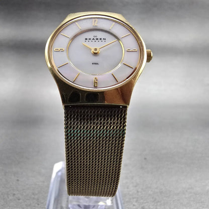 Skagen Denmark Watch Women 24mm MOP Dial Gold Tone Round 233XSGG New Battery5