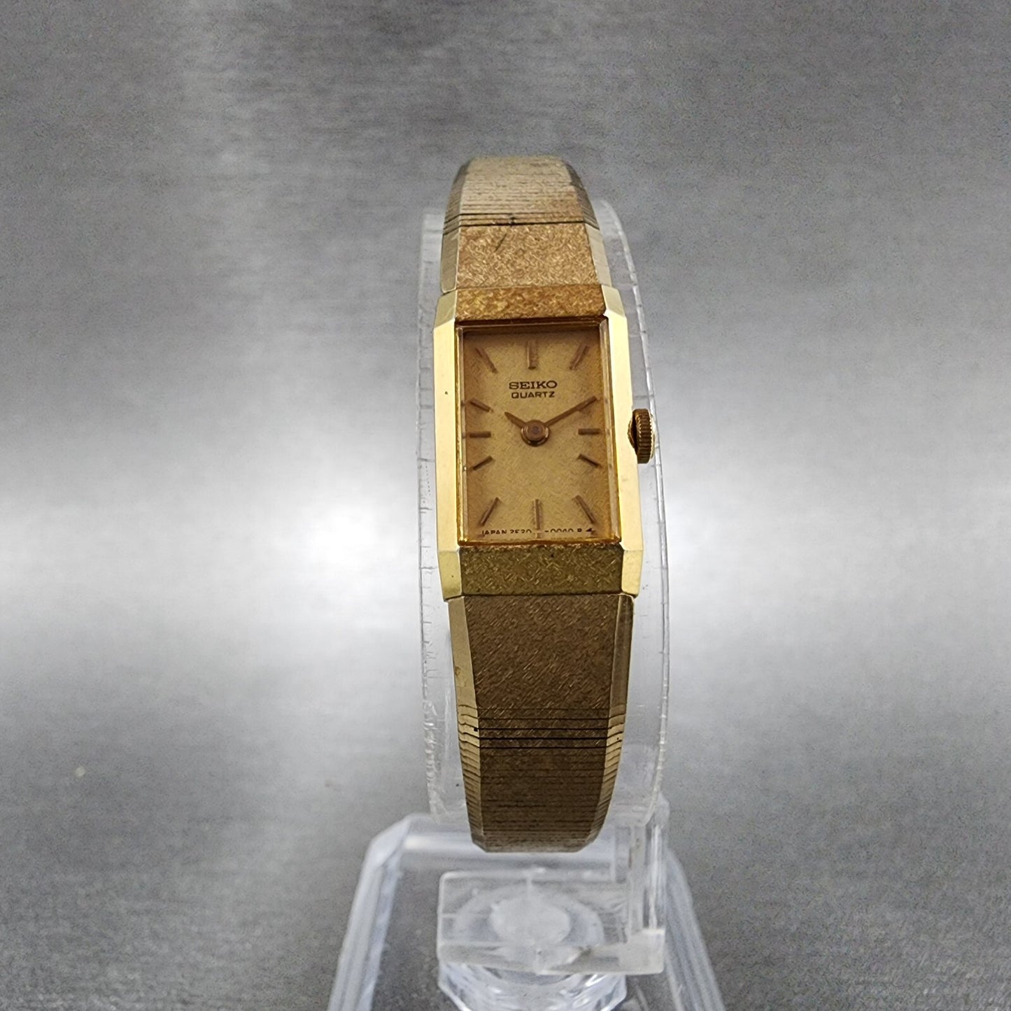 Seiko Tank Watch Women 12mm Gold Dial Gold Tone Rectangle 2E205029 New Battery5