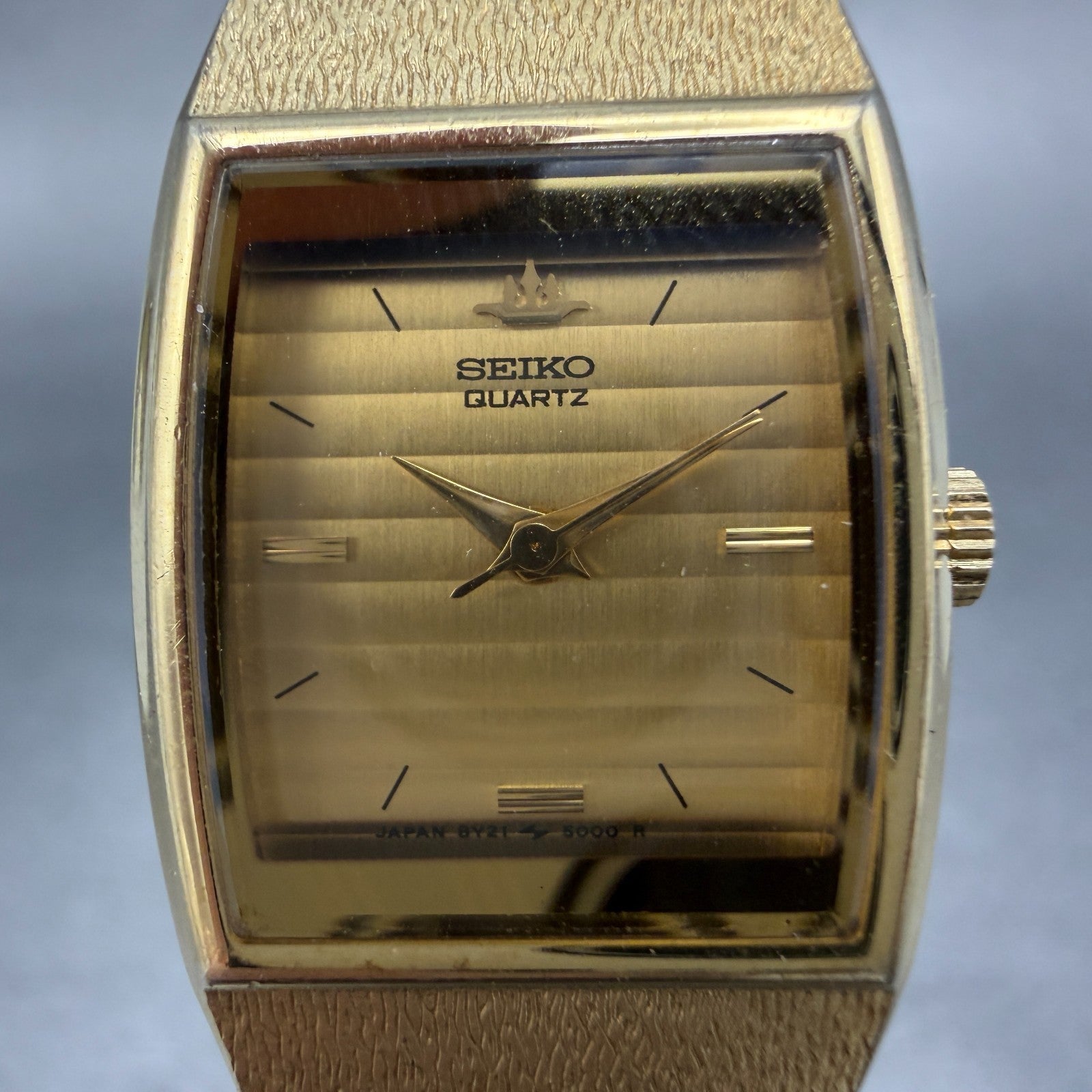 Seiko Watch Women 19mm Champagne Dial Gold Tone Rectangle 8y21-5000 New Battery71