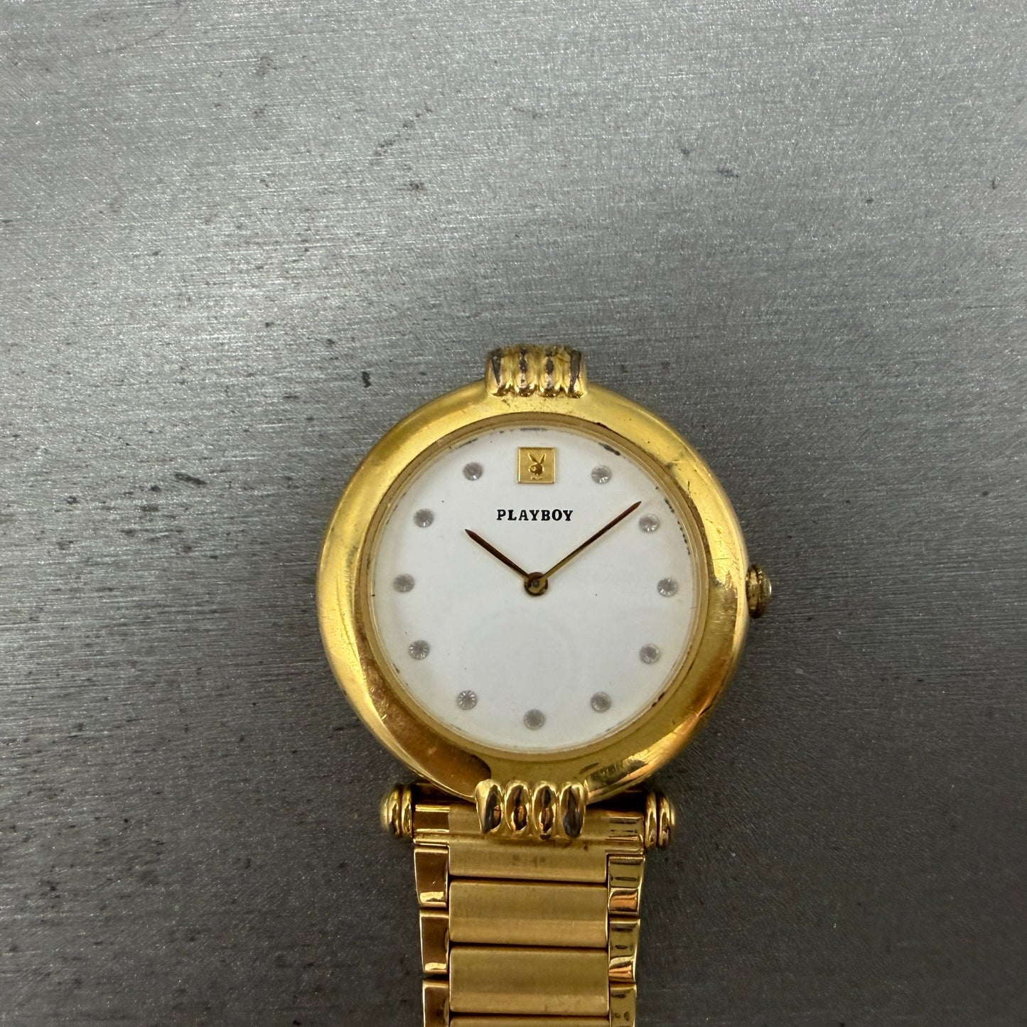 Playboy Watch Men 34mm White Dial Gold Tone Round 5307 BROKEN BAND New battery0