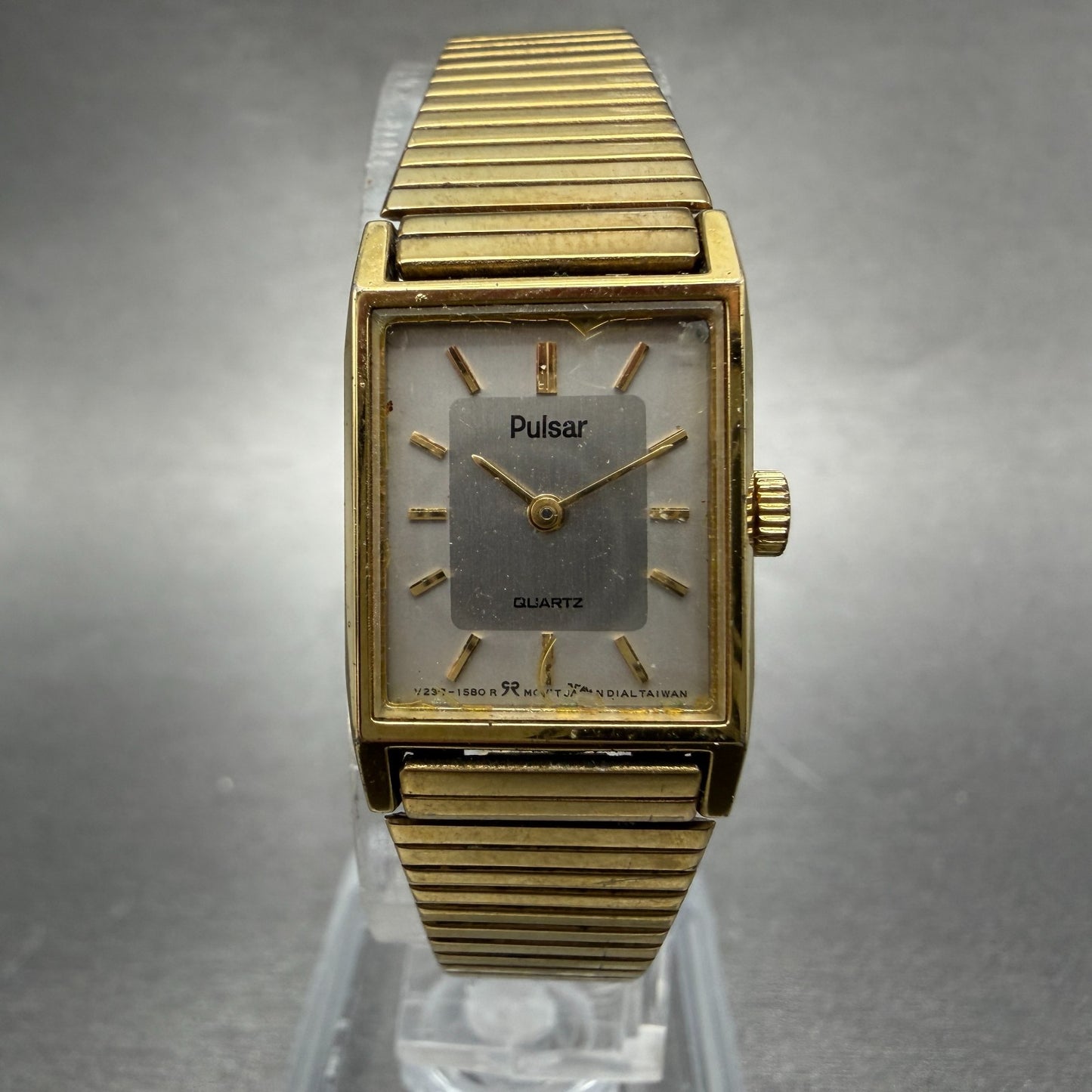 Seiko Pulsar Tank Watch Women 16mm Silver Dial Gold Tone V230-5720 New Battery0