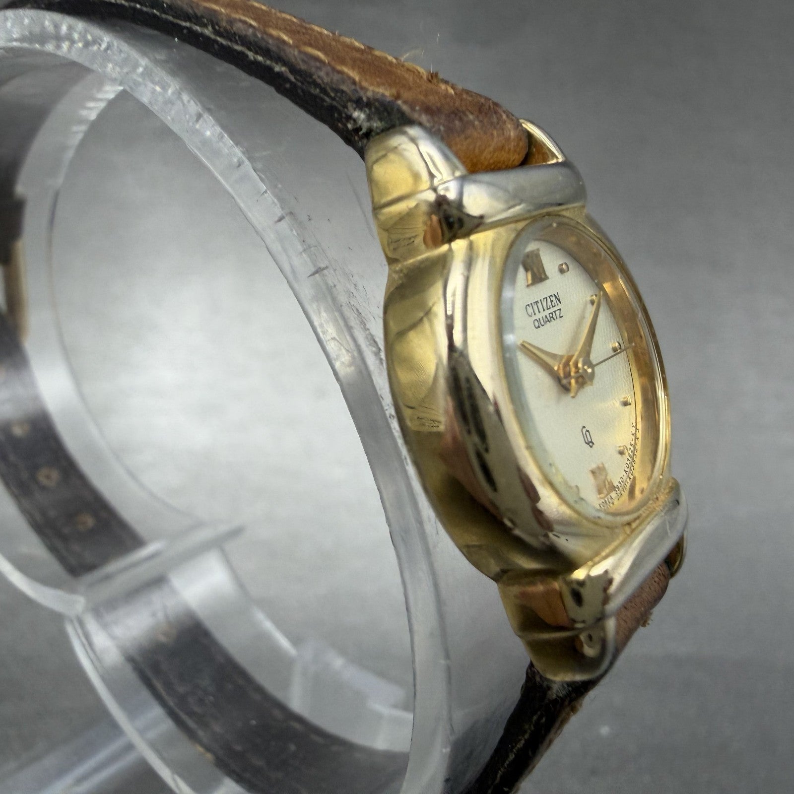 Citizen CQ Watch Women 19mm Champagne Dial Gold Tone Oval 5930-K00845 New Batt3