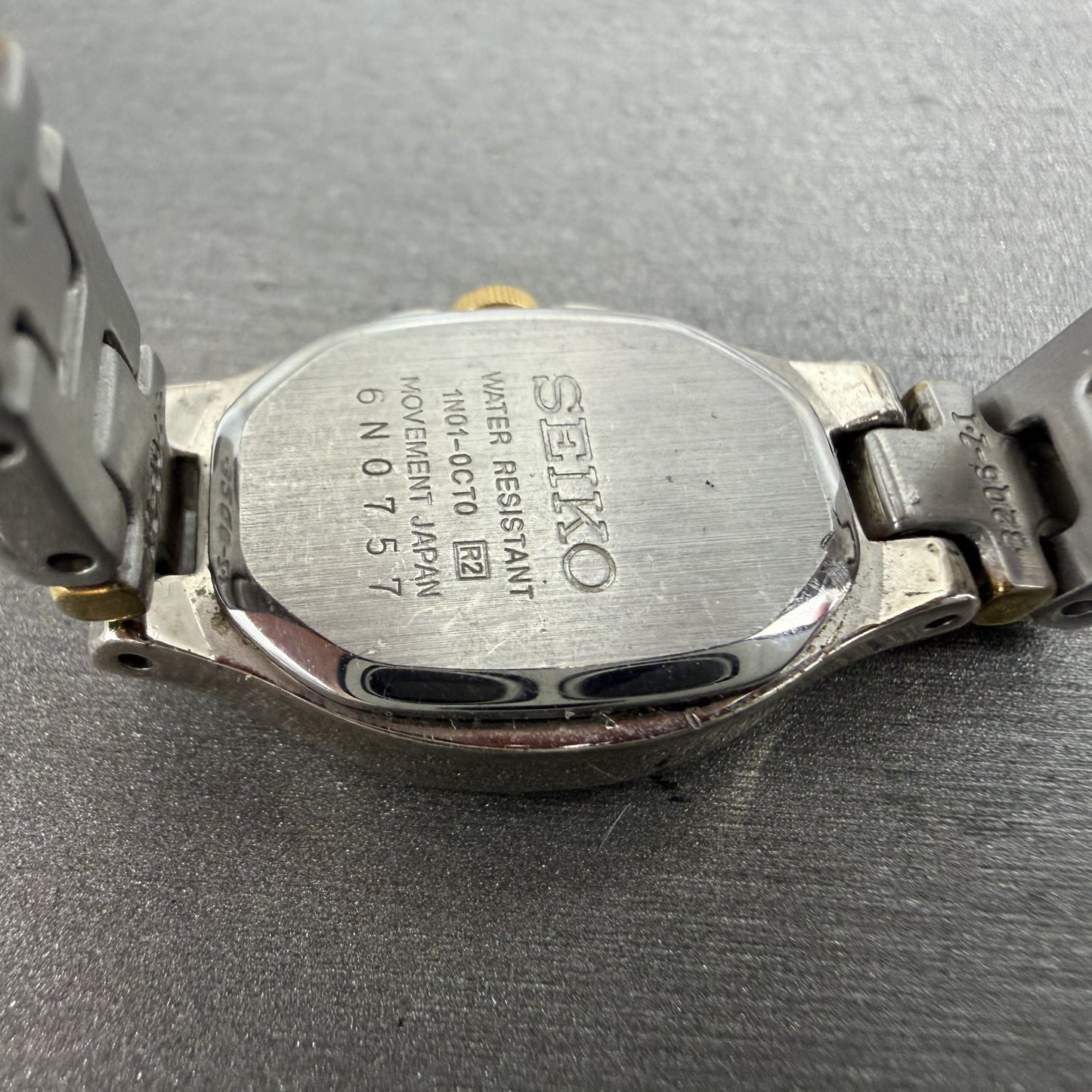 Seiko Watch Women 16mm White Dial Two Tone Oval VTG 1N010CT0 New Battery9