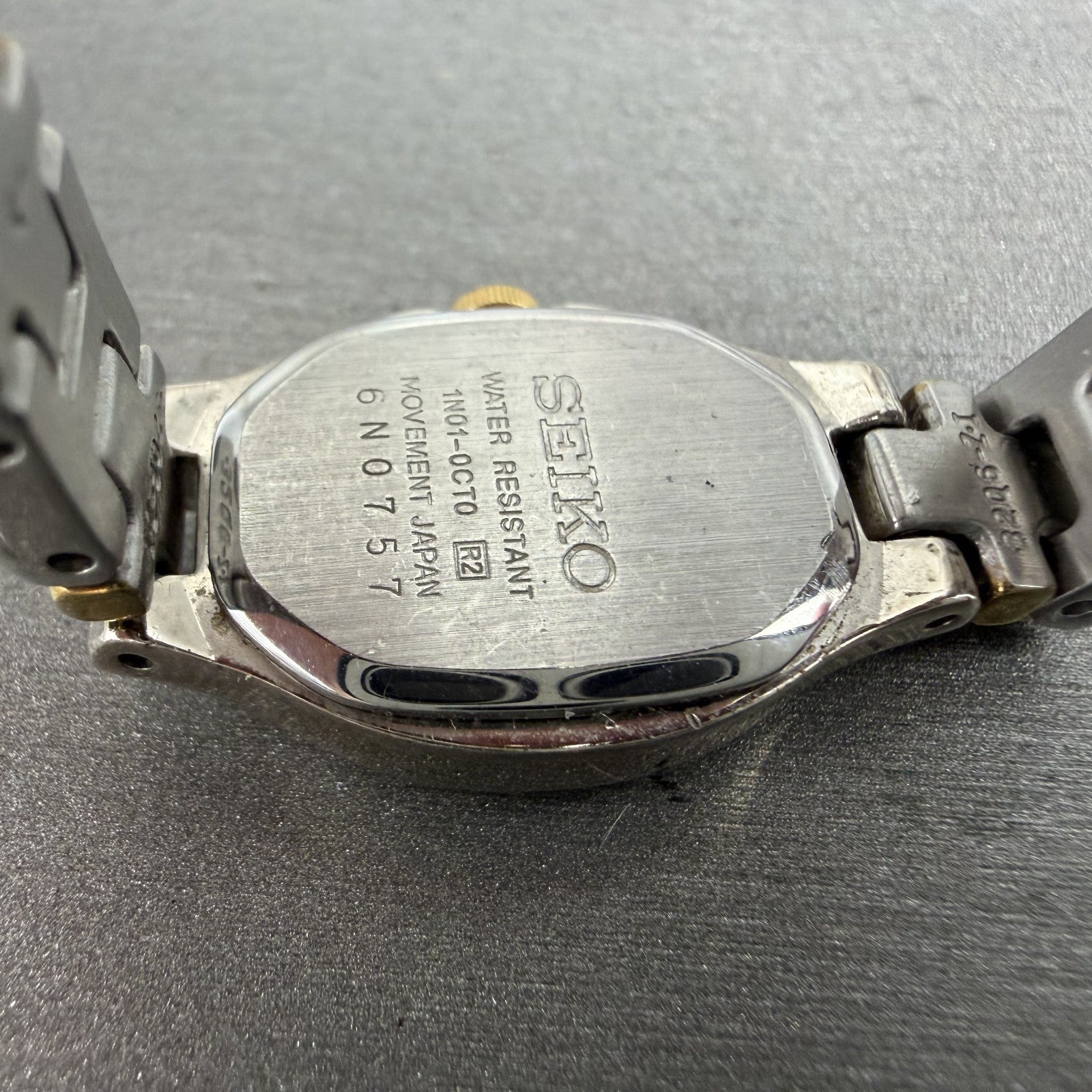 Seiko Watch Women 16mm White Dial Two Tone Oval VTG 1N010CT0 New Battery9
