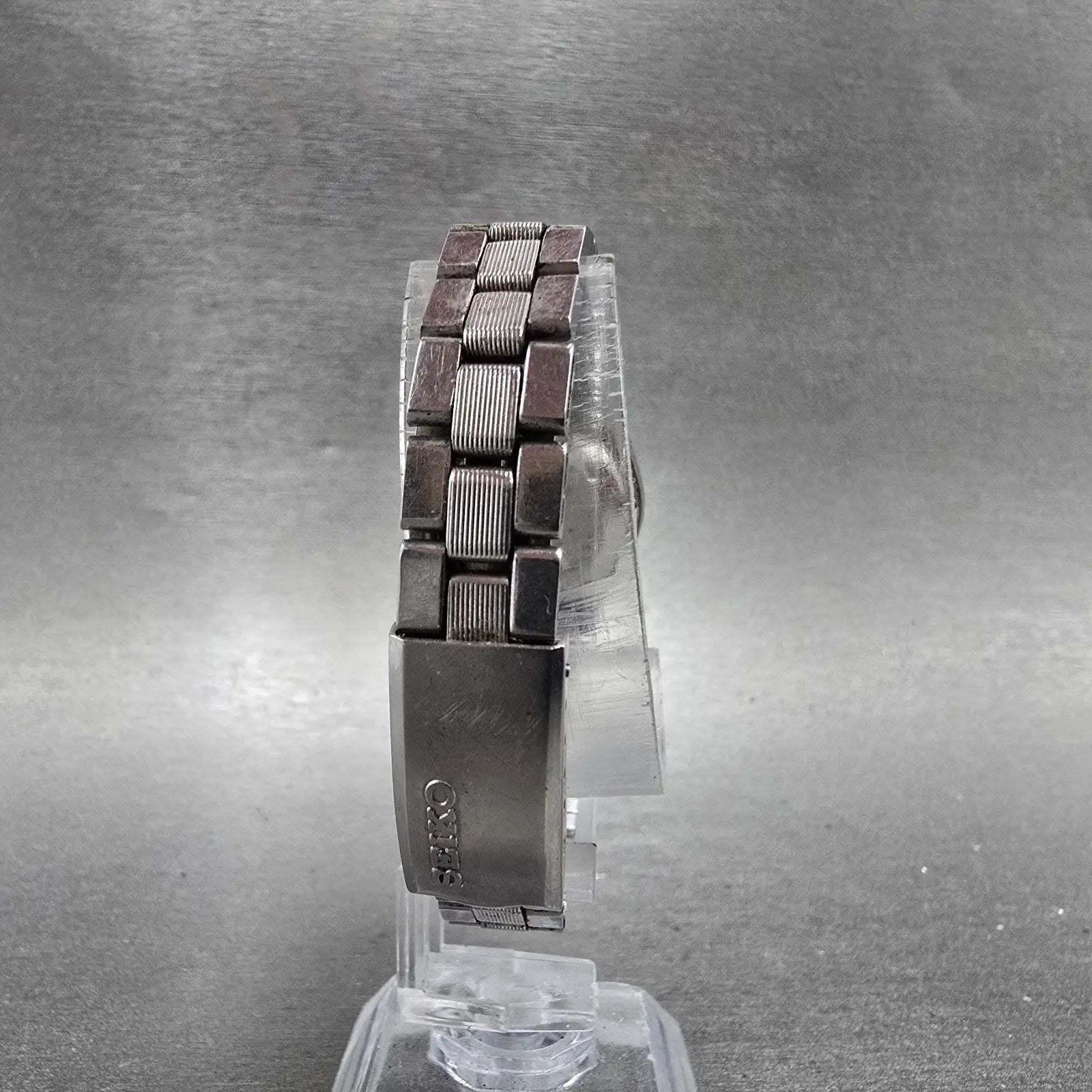 Seiko Automatic Watch Women 24mm Purple Dial Silver Tone Date 2205-0679 Runs VTG8