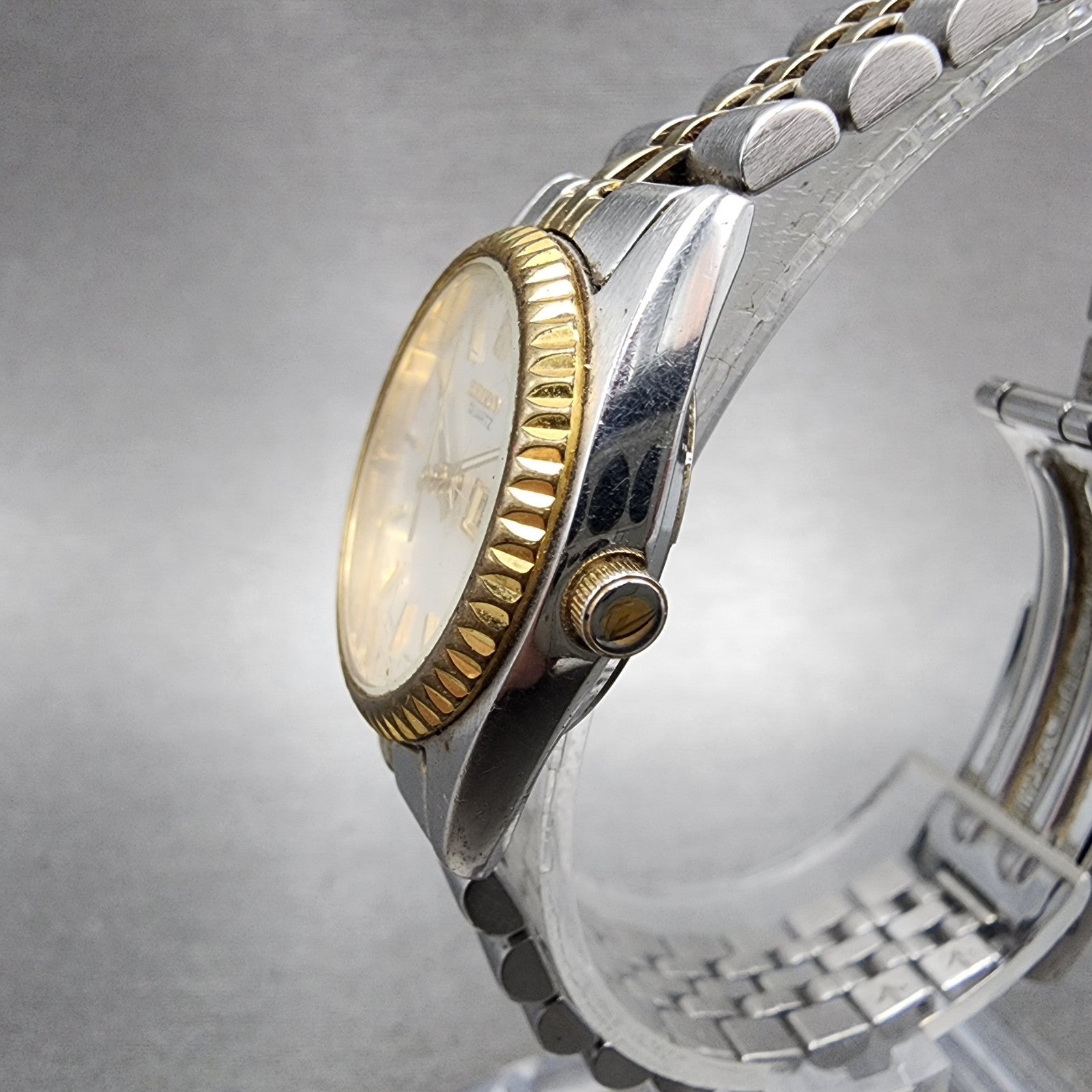 Seiko Watch Women 24mm White Dial Two Tone Daydate Round 7N830041 New Batt VTG2