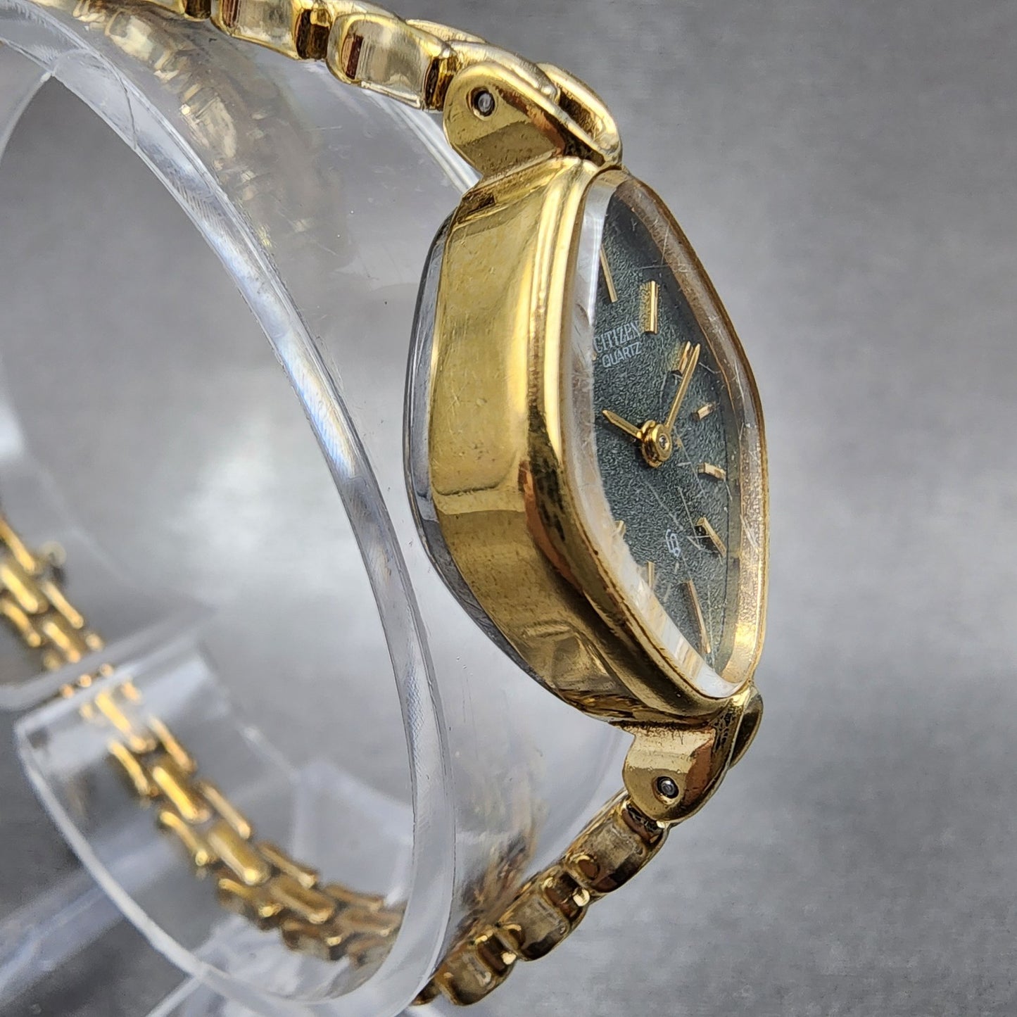 Citizen CQ Watch Women 17mm Green Dial Gold Tone Oval 4832230 New Battery3