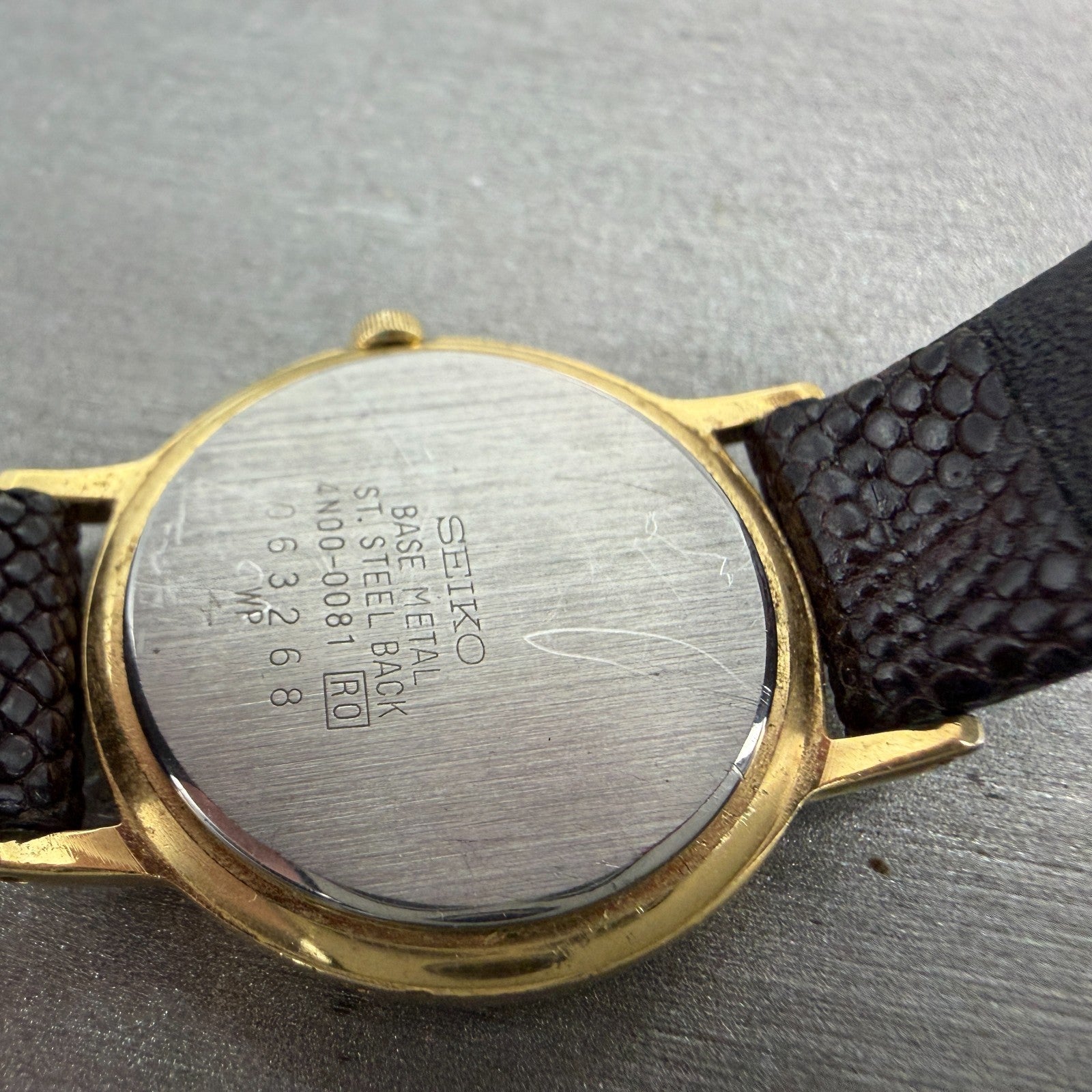Seiko Watch Women 26mm Champagne Dial Gold Tone Round 4N00-0081 New Battery9