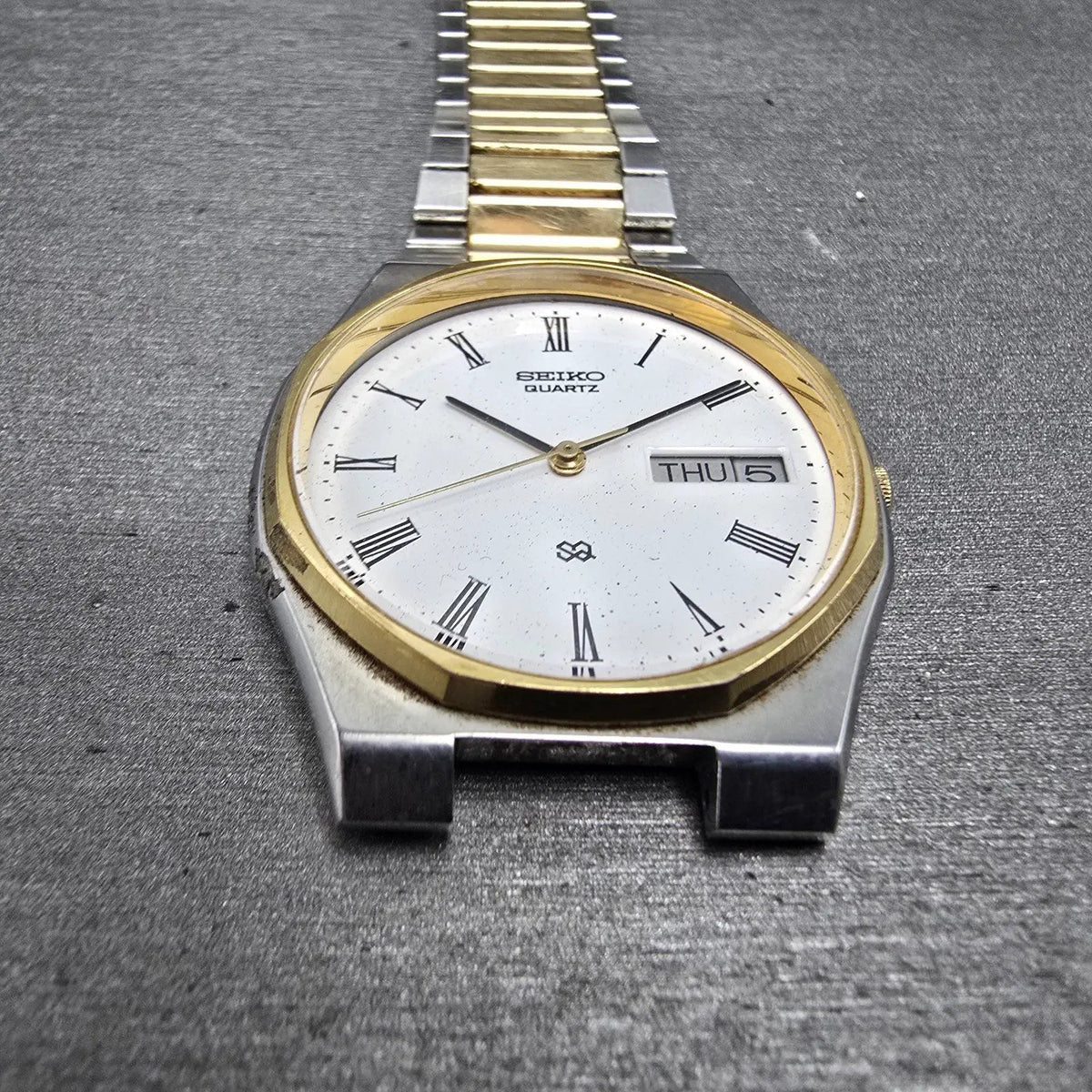 Seiko Watch Men 33mm White Dial Two Tone Daydate SQ 7132A VTG PARTS3