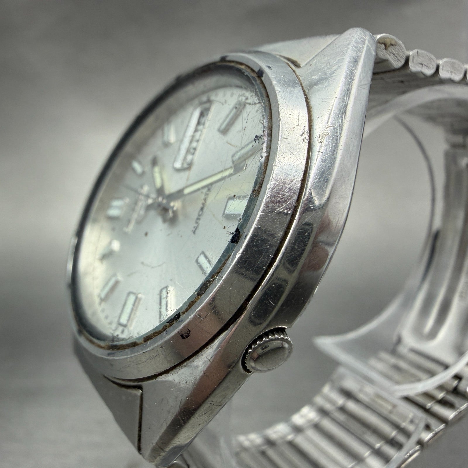 Seiko 5 Automatic Watch Men 37mm Silver Dial Silver Tone Daydate 7S26-3040 PARTS3