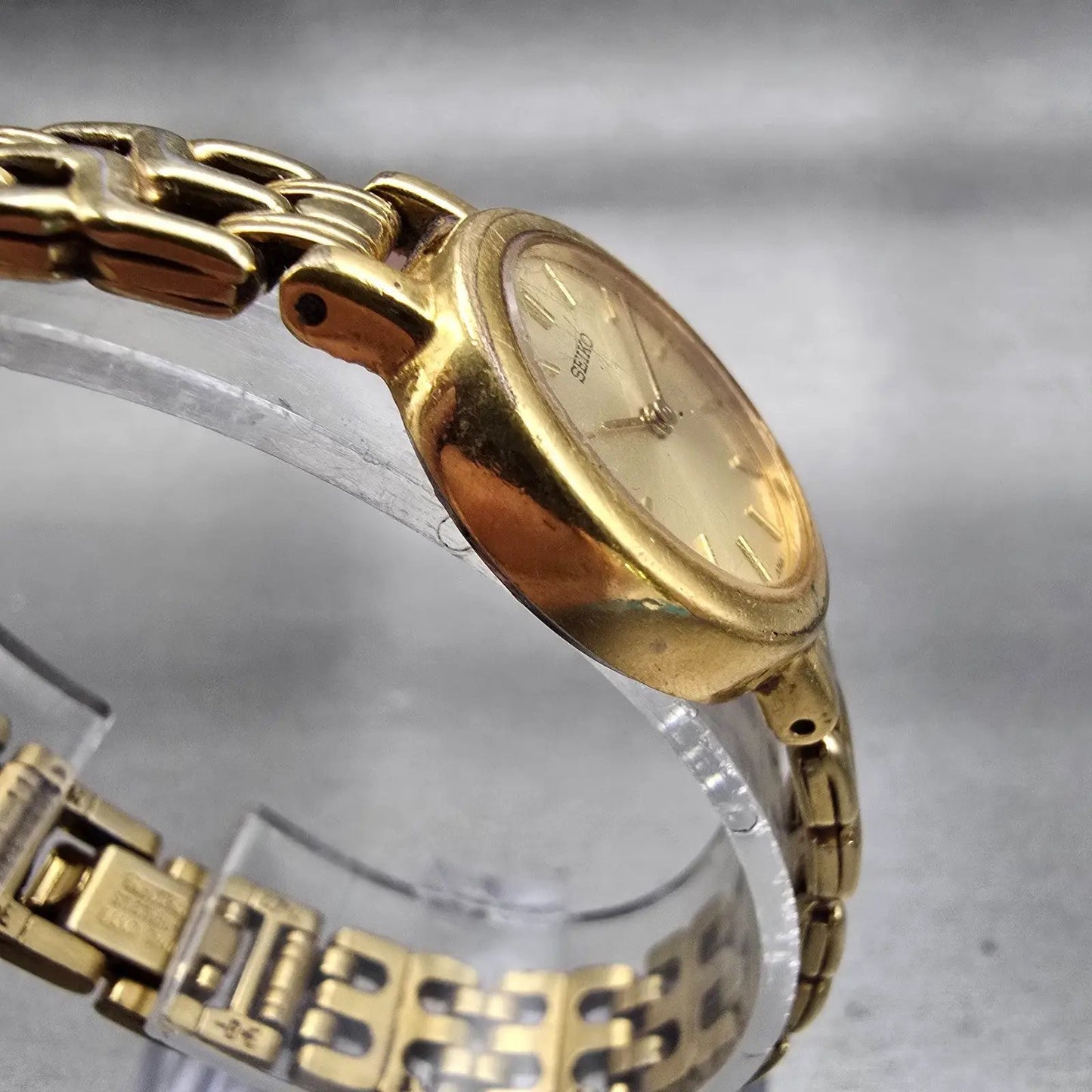 Seiko Watch Women 21mm Gold Dial Gold Tone Round 1N00-1E09 New Battery Vintage3