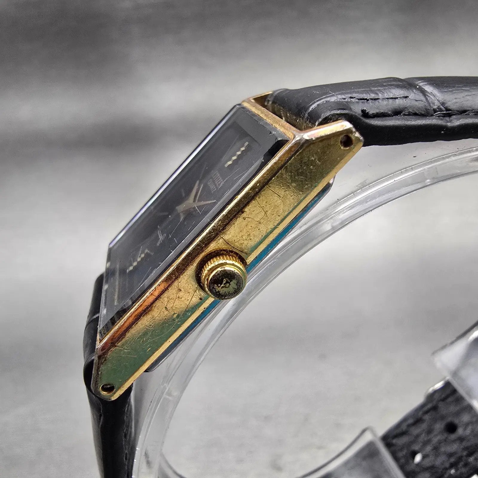 Citizen CQ Watch Men 20mm Black Dial Gold Tone Rectangle 4-101201 New Battery2