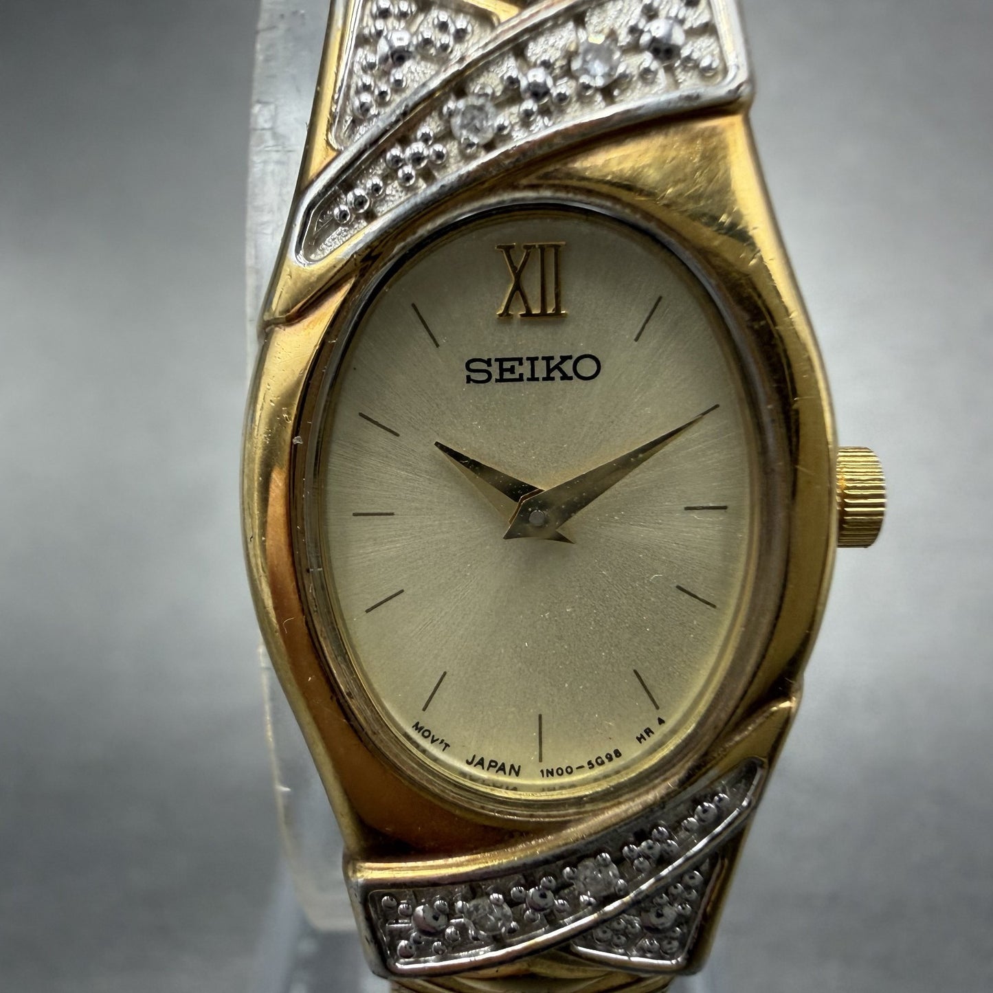 Seiko Watch Women 17mm Champagne Dial Gold Tone Oval 1N00-6P30 New Battery1