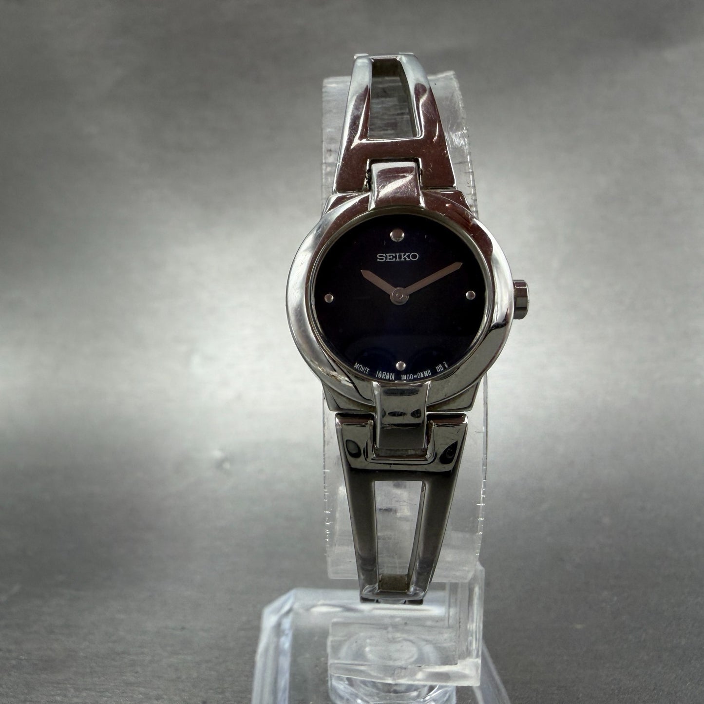 Seiko Watch Women 20mm Blue Dial Silver Tone Round 1n00-0gm0 New Battery Vintage5