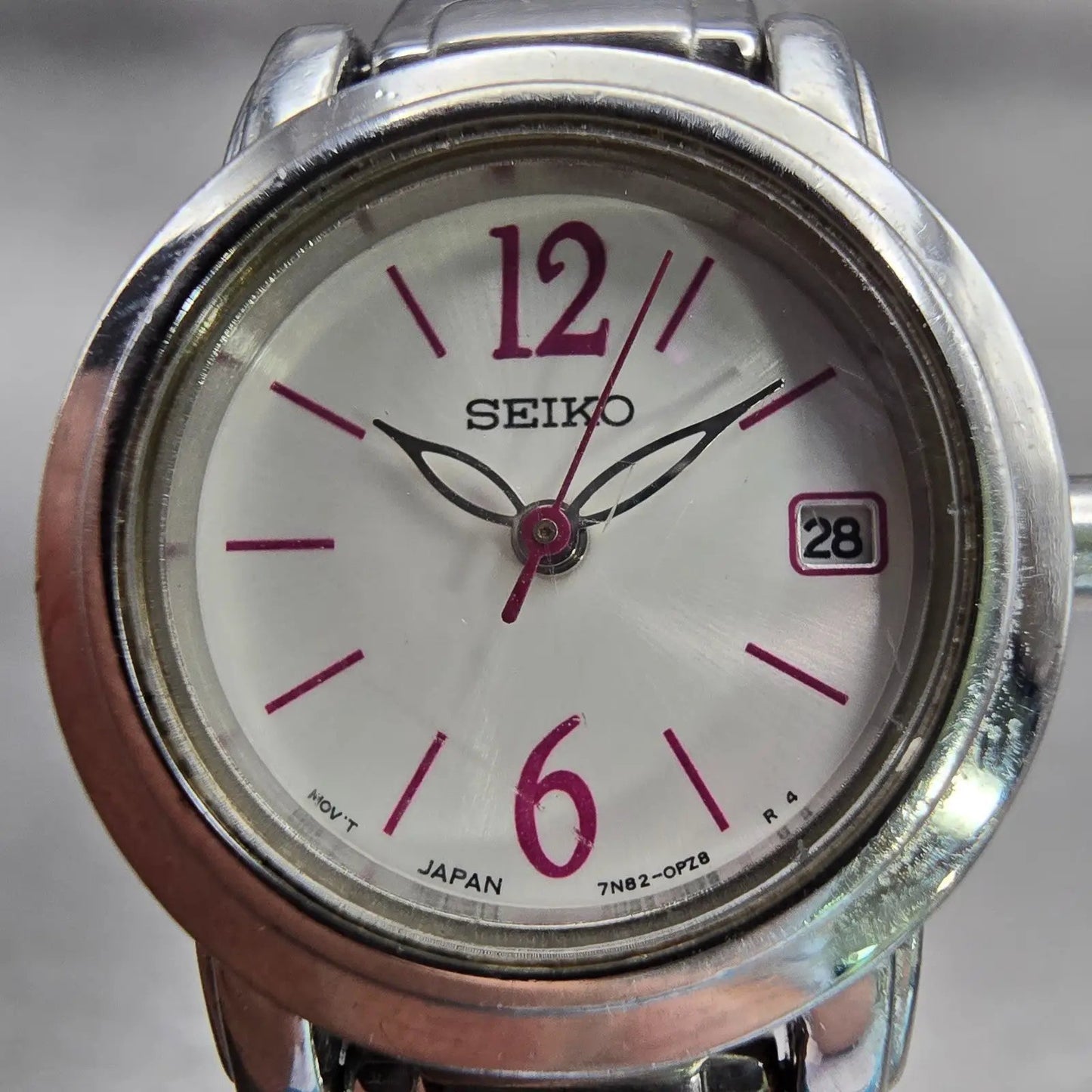 Seiko Watch Women 24mm White Dial Silver Tone Date Round 7N82-0GN0 New Battery1