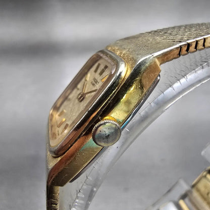 Seiko Watch Women 20mm Champagne Dial Gold Tone Rectangle 1400-5259 New Battery2