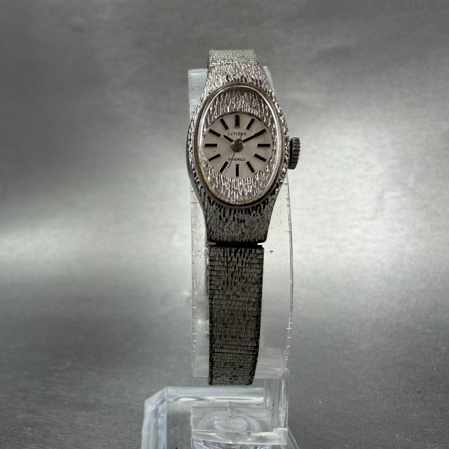 Citizen Watch Women 15mm Silver Dial Silver Toe Oval Manual 4-680758 Runs VTG5