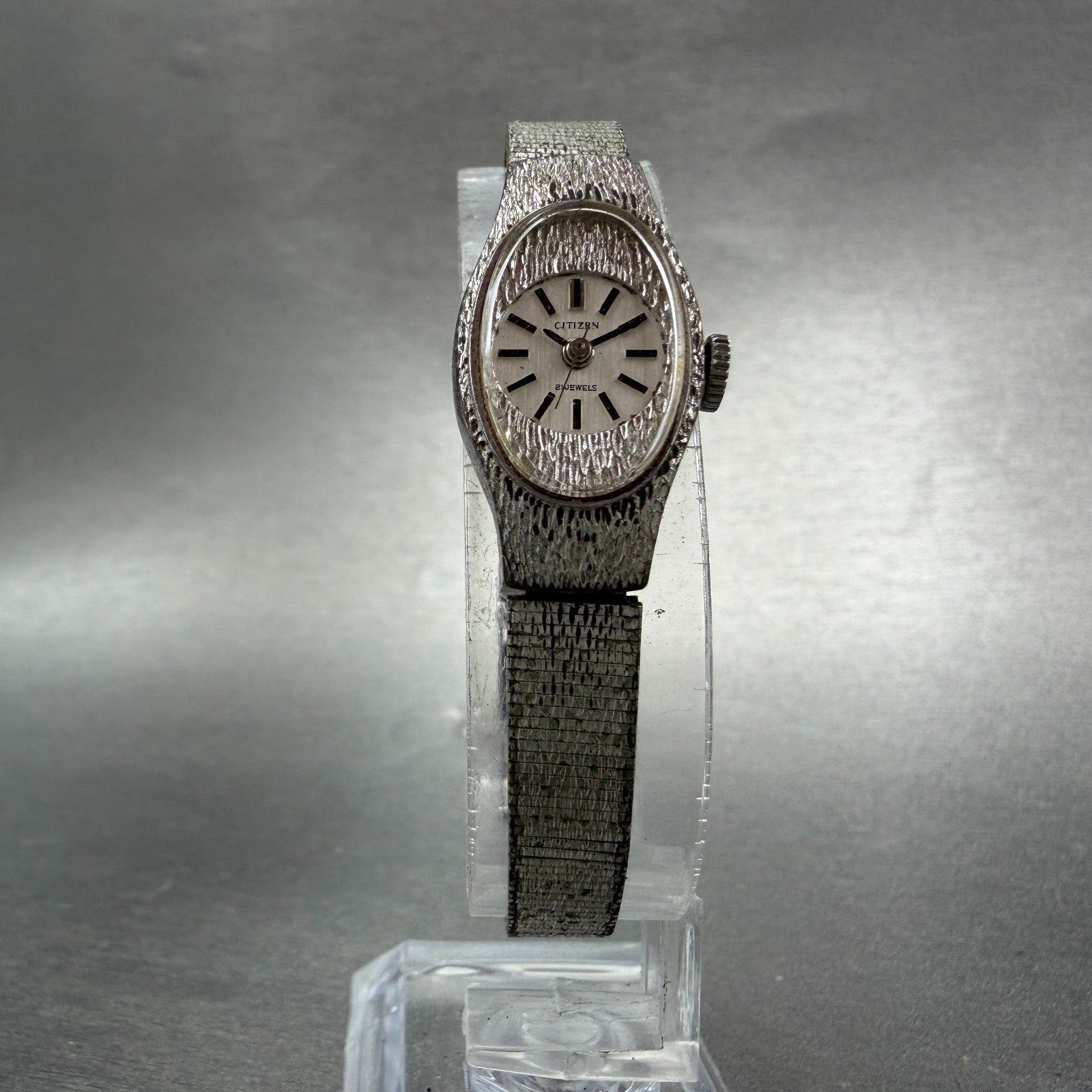 Citizen Watch Women 15mm Silver Dial Silver Toe Oval Manual 4-680758 Runs VTG5
