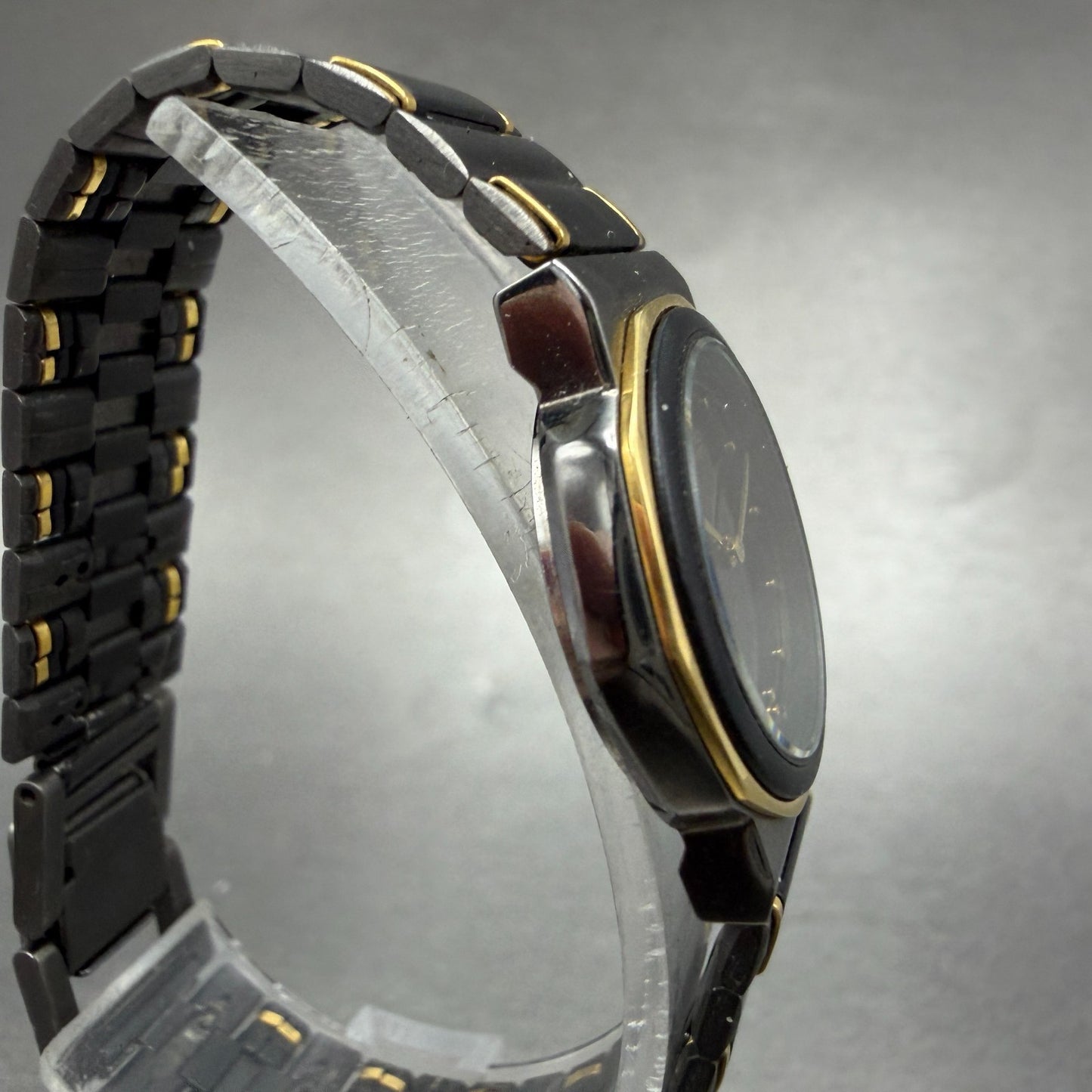 Seiko Watch Women 23mm Black Dial Black & Gold Tone 2P20-0200 New Battery VTG3