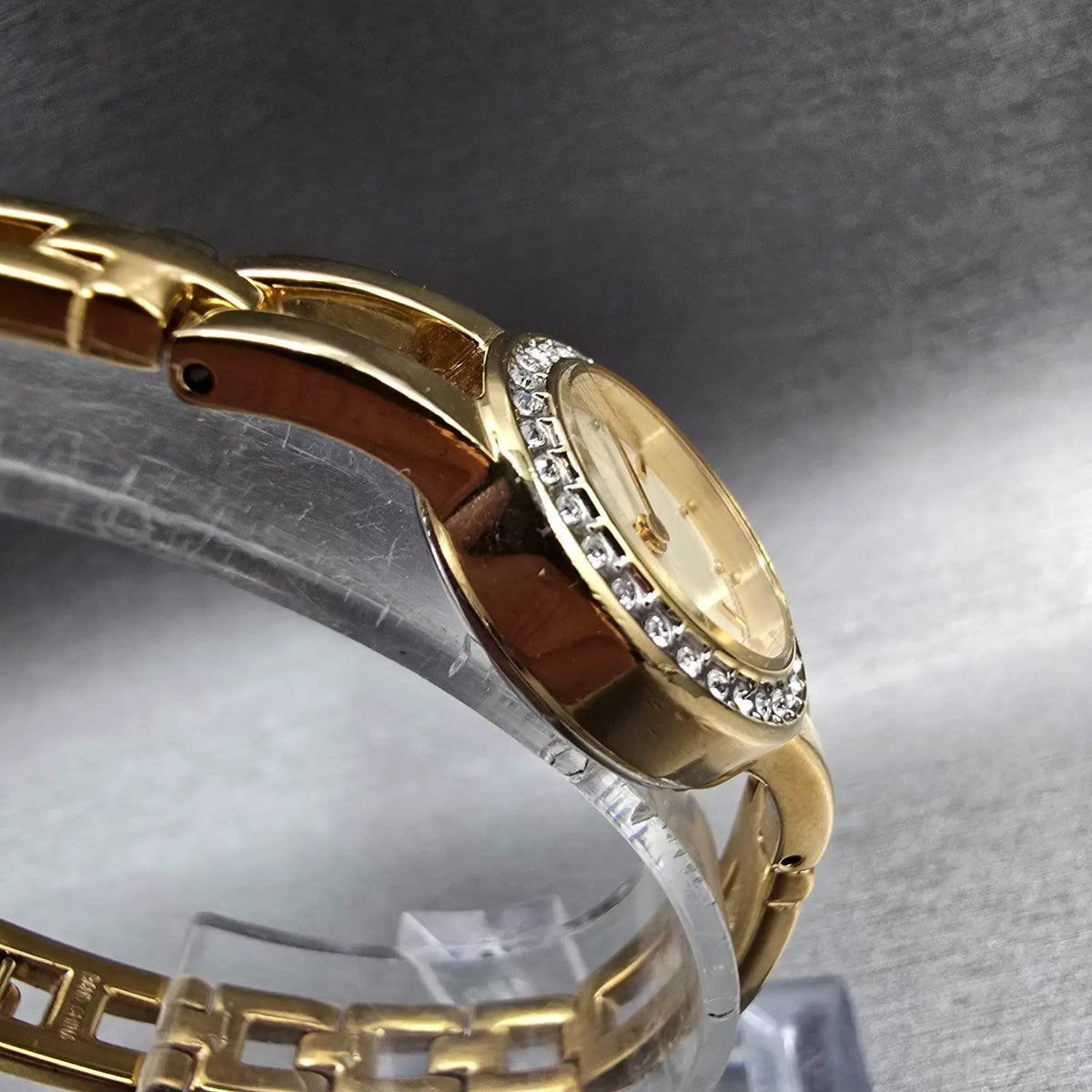 Citizen Watch Women 20mm Cream Dial Gold Tone Crystals 5920-S004705 New Battery3