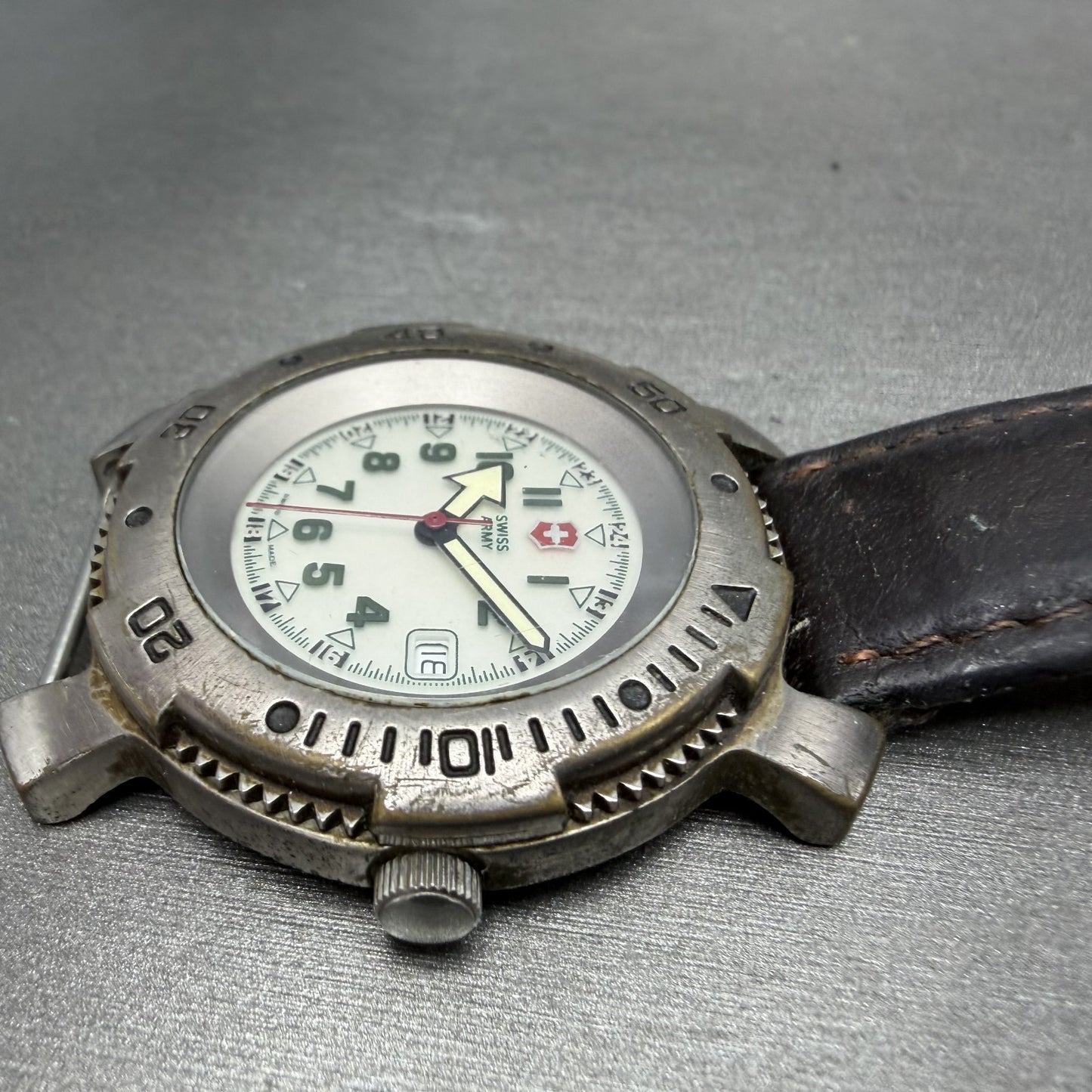 Victorinox Swiss Army Sportline Watch Men 40mm White Dial Silver Date PARTS ABC4