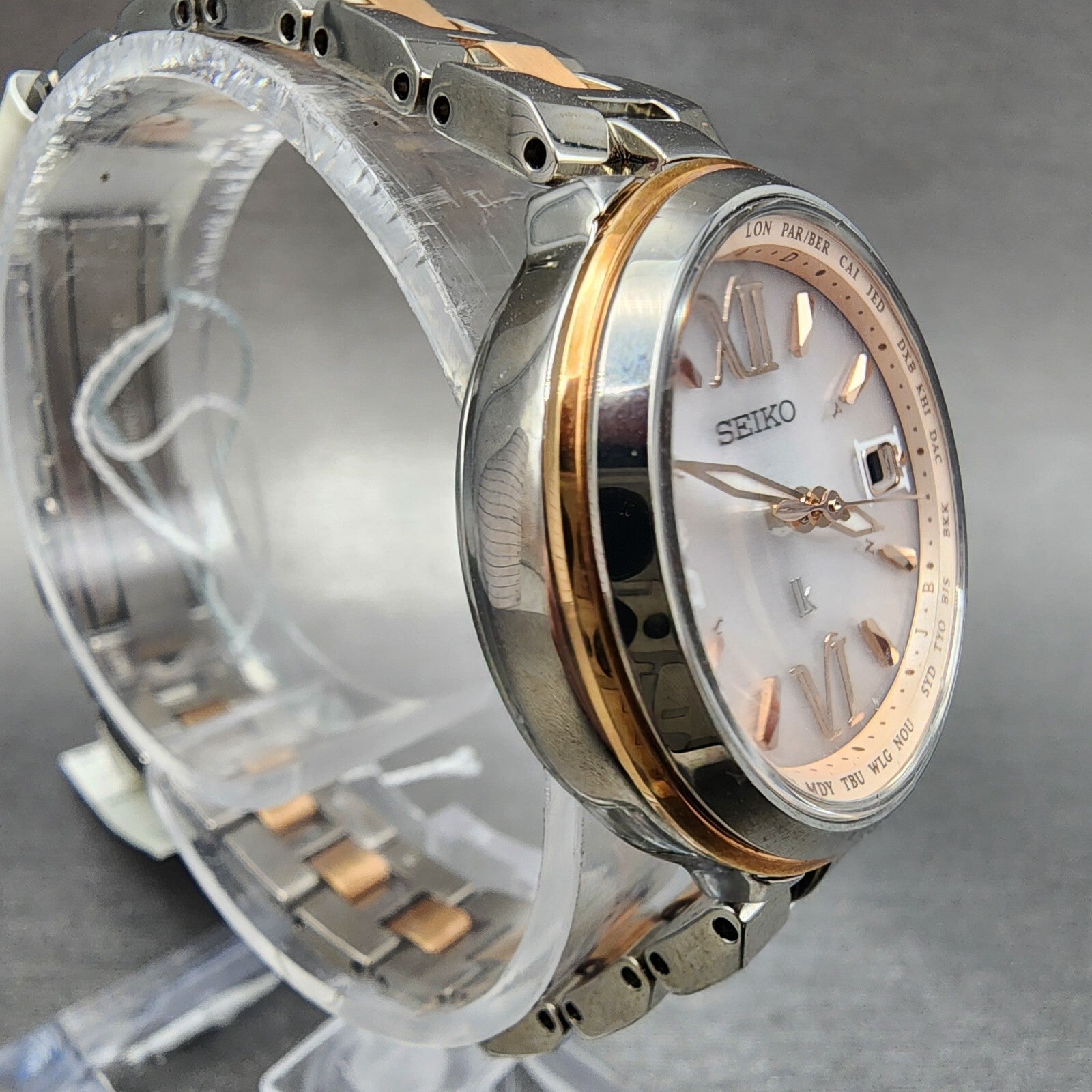Seiko Lukia Watch Women 28mm Silver Dial Two Tone Date Solar Round Runs SSVV0203