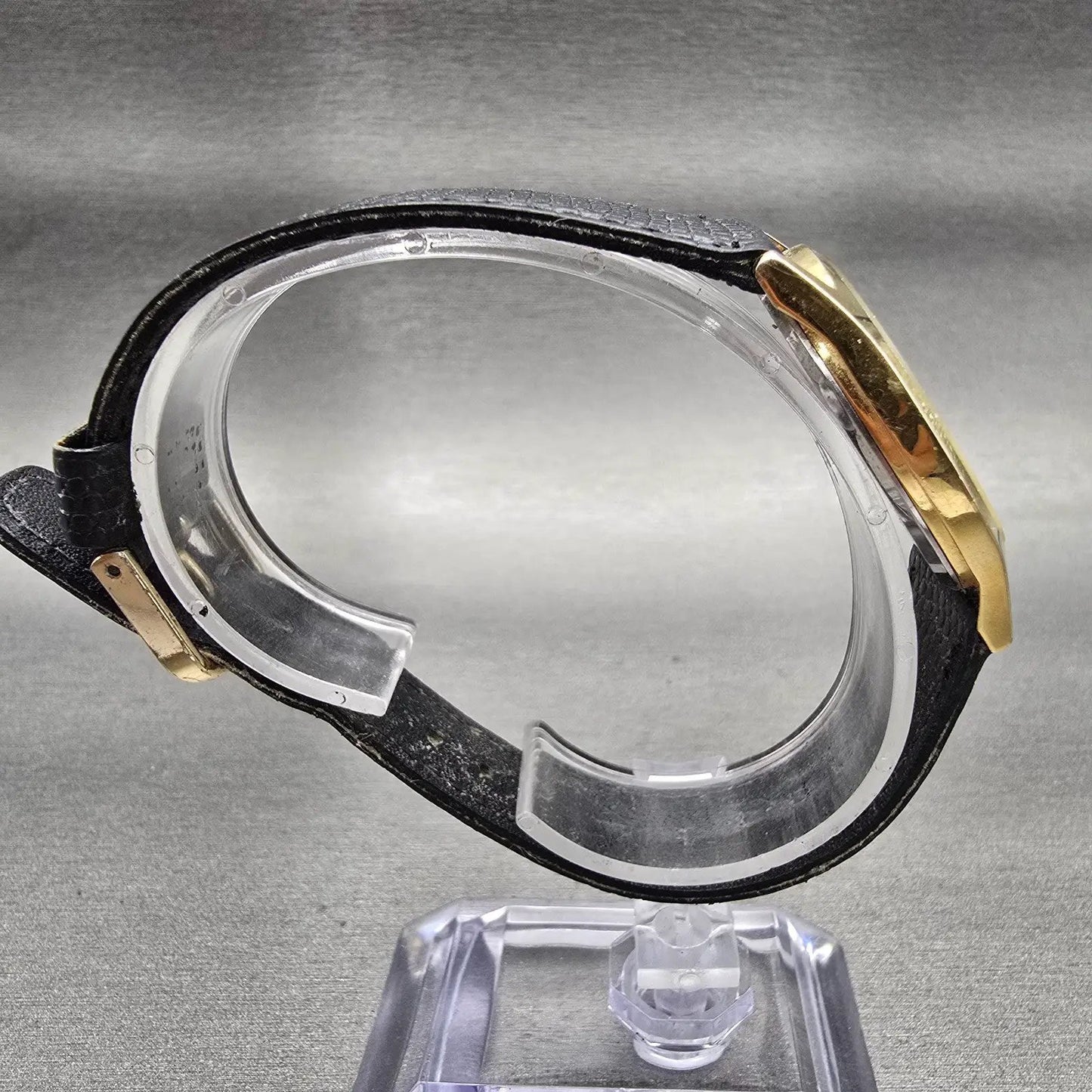 Citizen CQ Watch Men 32mm Black Dial Gold Tone Round 6031-K02716 New Battery VTG8