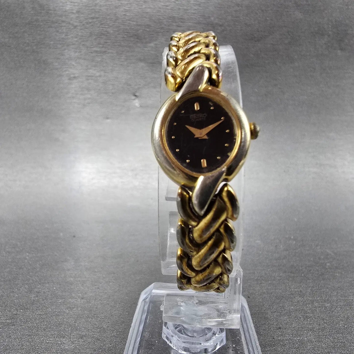 Seiko Watch Women 17mm Black Dial Gold Tone Oval 1F20-5B50 New Battery Vintage5