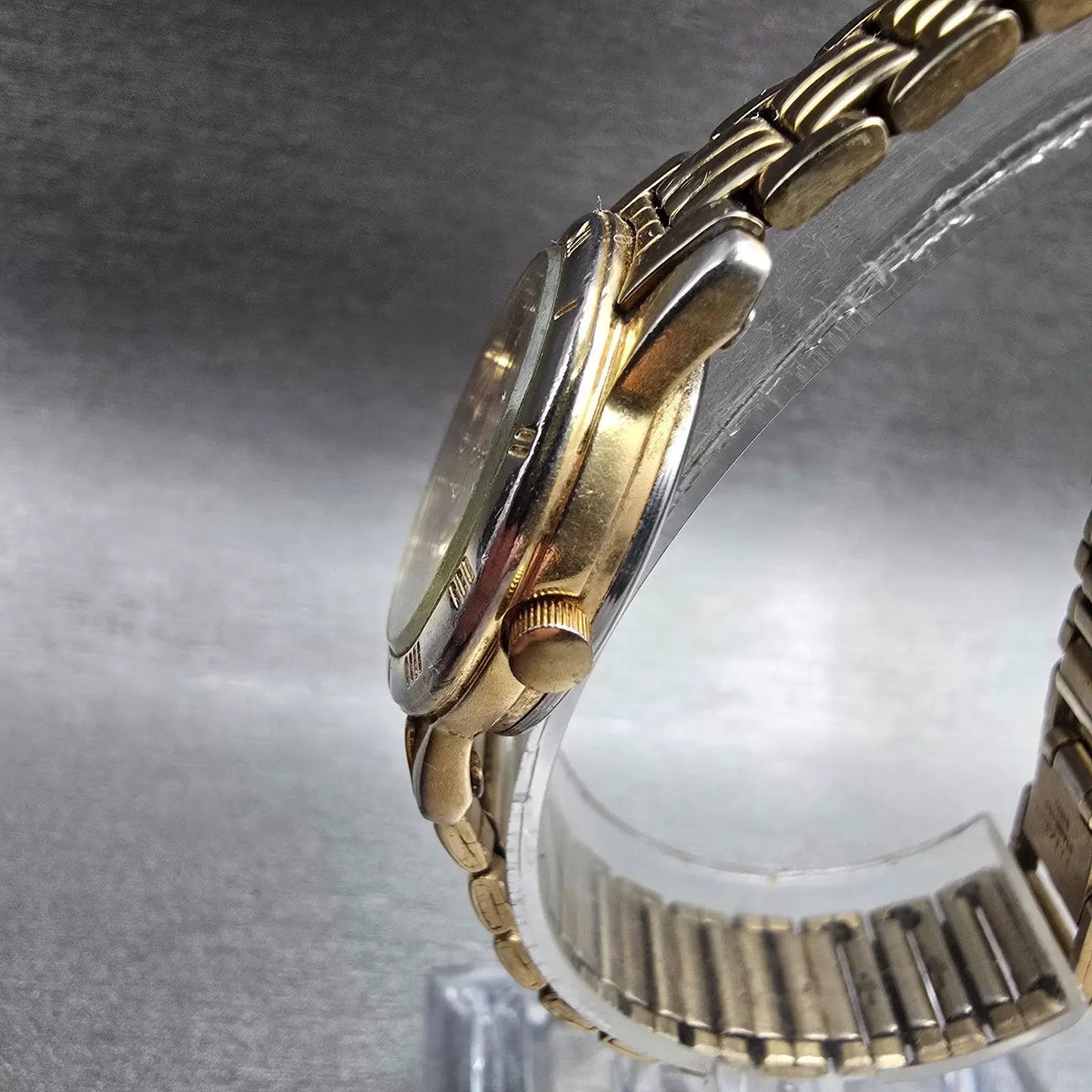 Citizen Watch Women 24mm Champagne Dial Gold Tone Date 6010-K06878 New Battery2