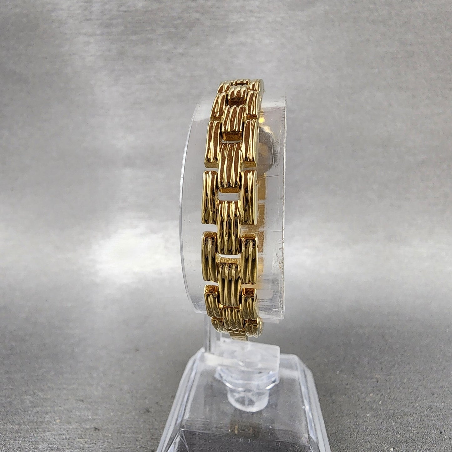 Citizen Watch Women 16mm Champagne Dial Gold Tone Oval 3220307825 New Battery7