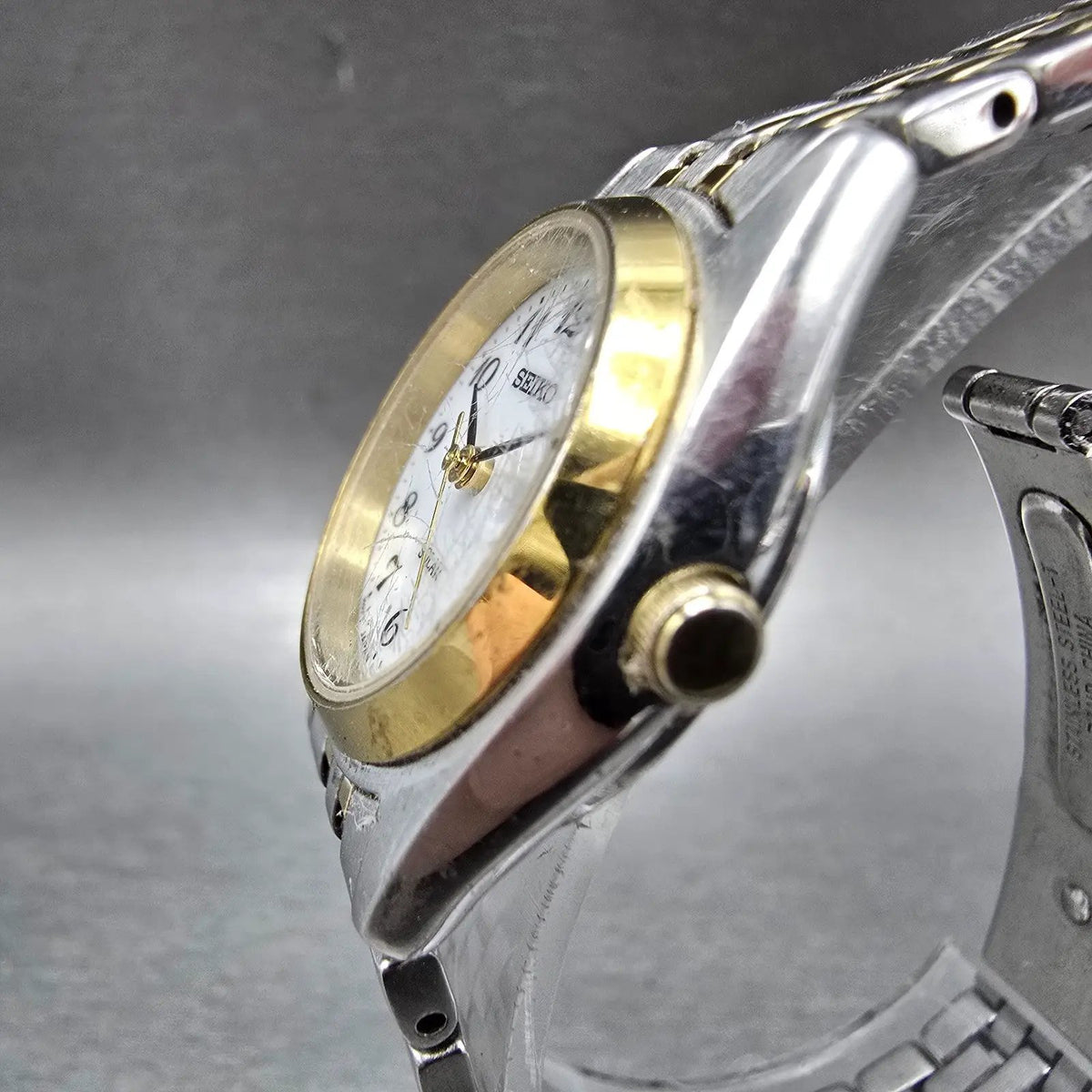 Seiko Solar Watch Women 26mm White Dial Two Tone Daydate Round V138-0AA0 Runs JP2