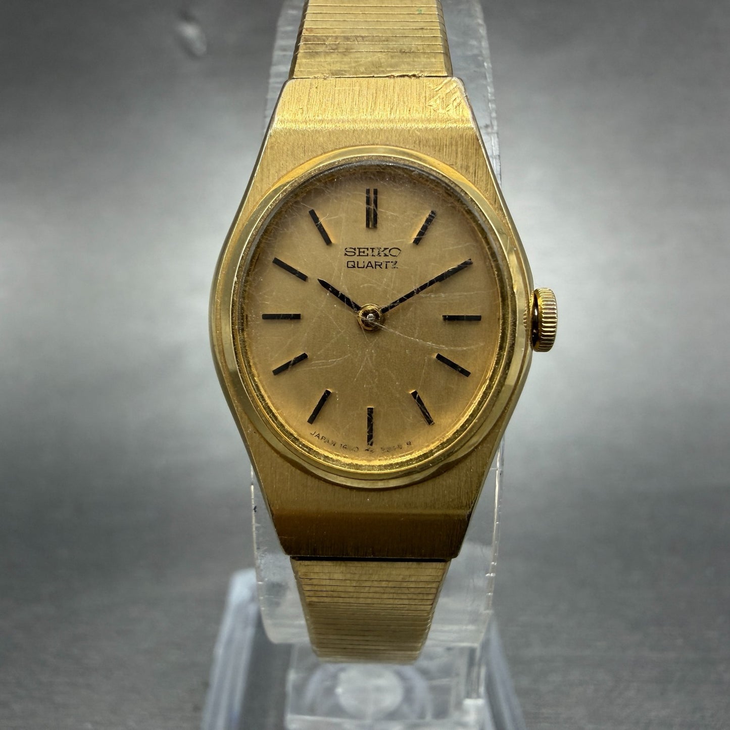 Seiko Watch Women 18mm Gold Dial Gold Tone Oval 1400-8209 New Battery Vintage0