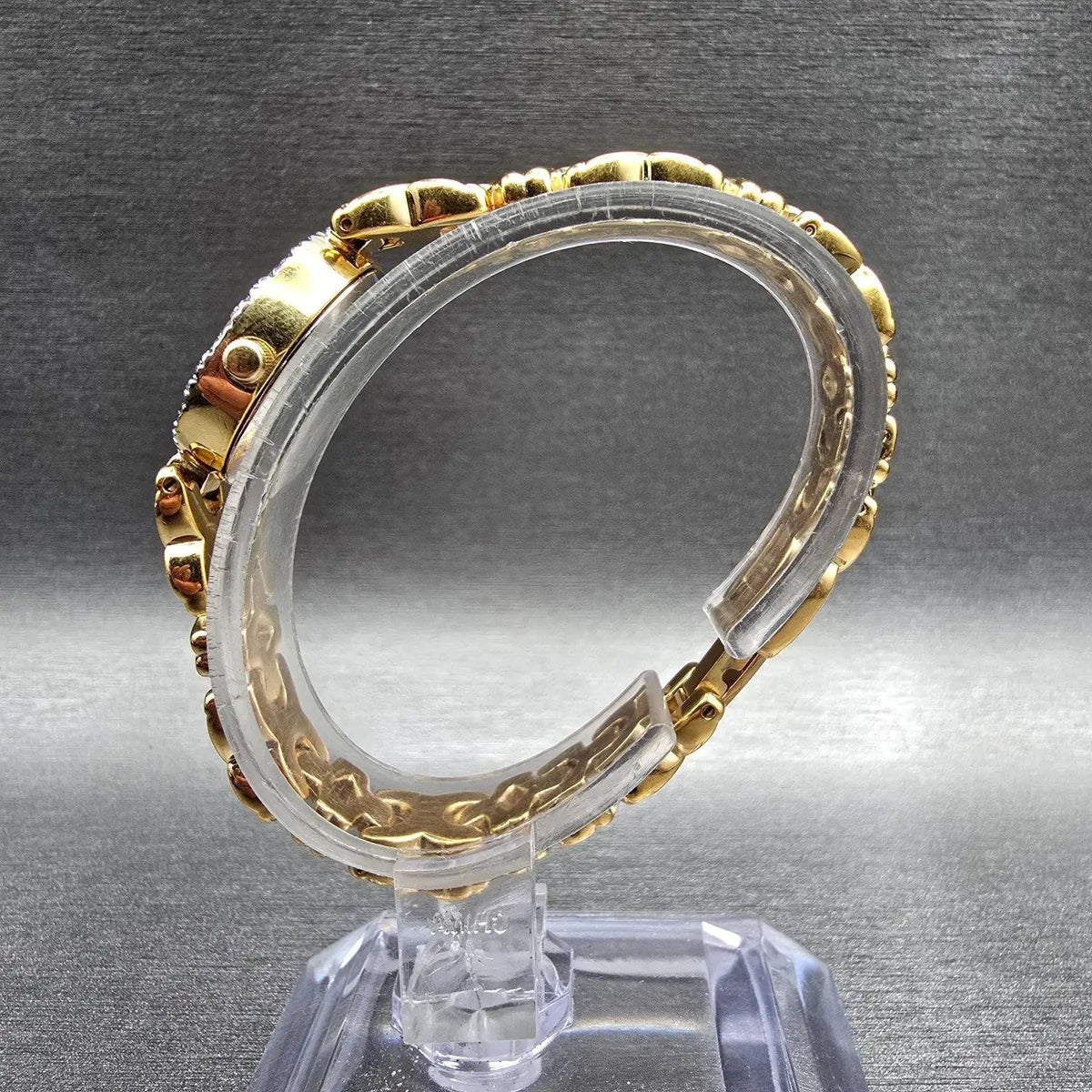 Bulova Watch Women 16mm MOP Dial Gold Tone Crystal Bezel Oval 98R51 New Battery6