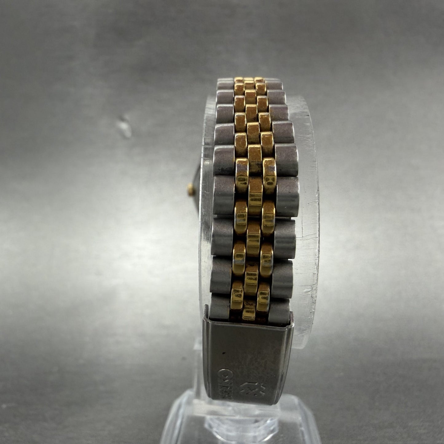 Seiko SQ Watch Women 24mm Gold Dial Two Tone Daydate 24mm Round New Battery ID9A7