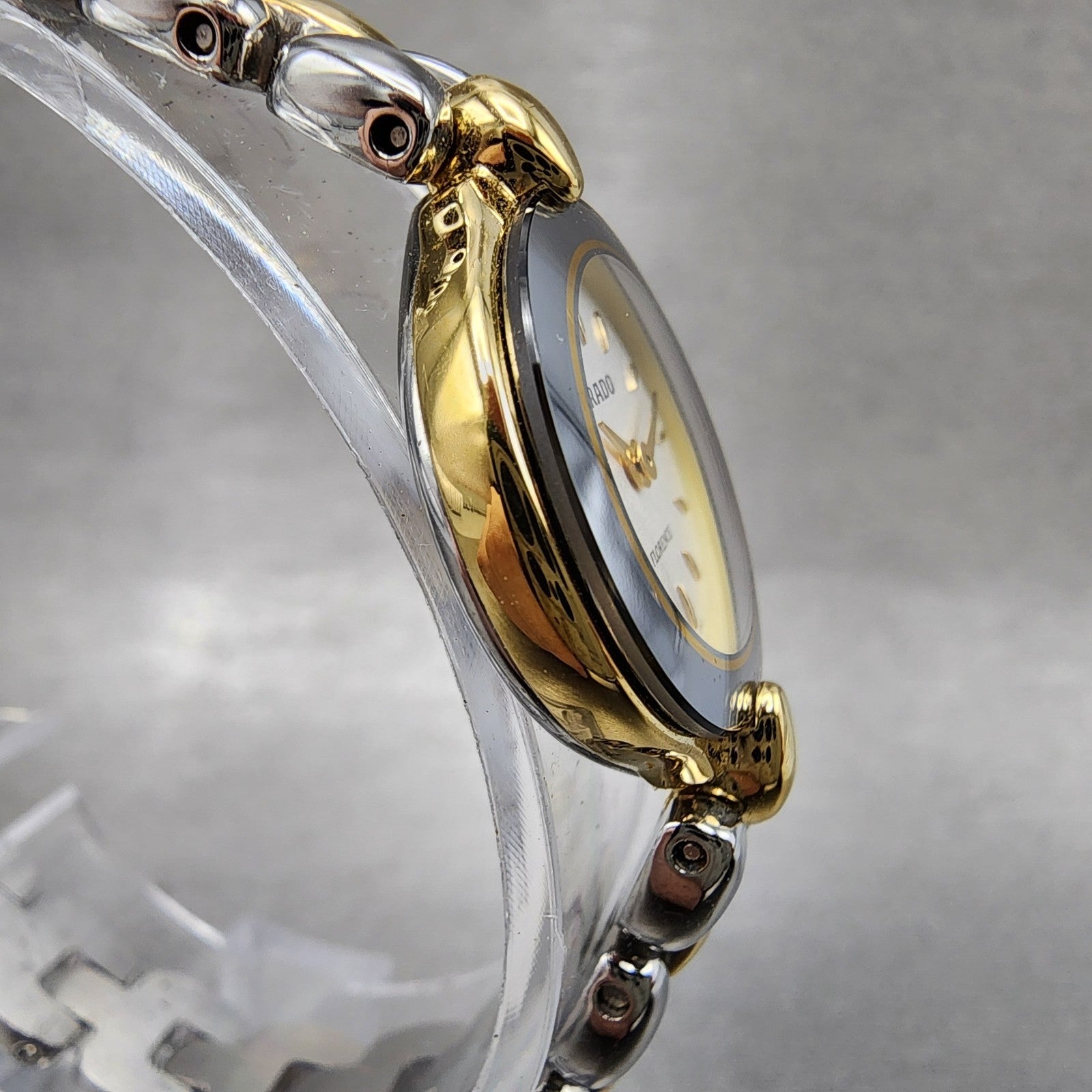 Rado Florence Watch Women 20mm White Dial Two Tone Round 153.3665.2 New Battery3