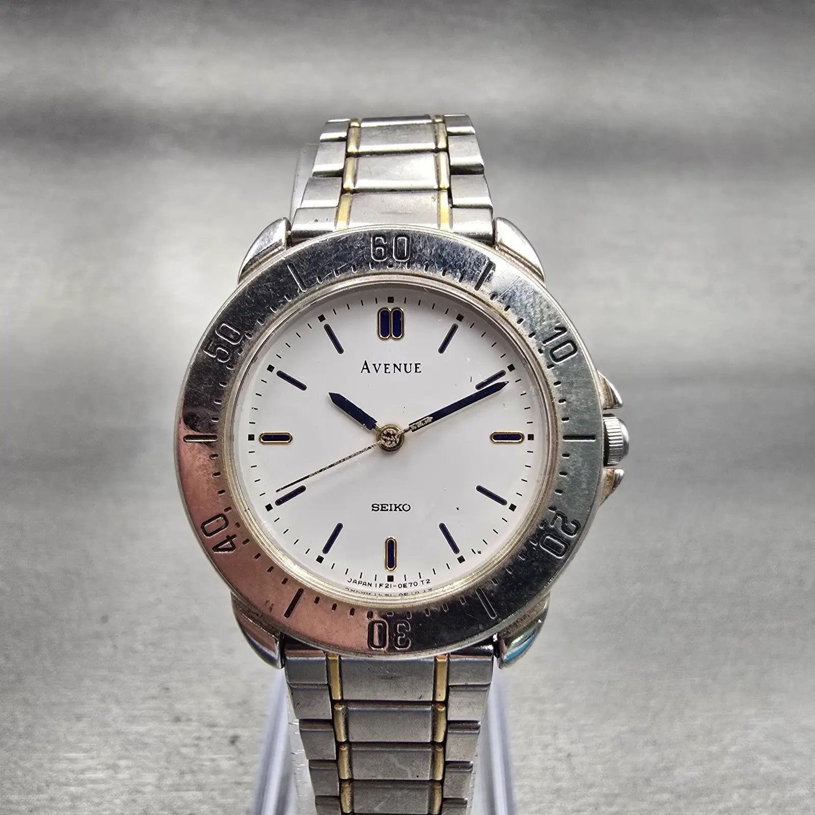 Seiko Avenue Watch Women 28mm White Dial Silver Tone Round 1F21-0D10 New Batt LP0