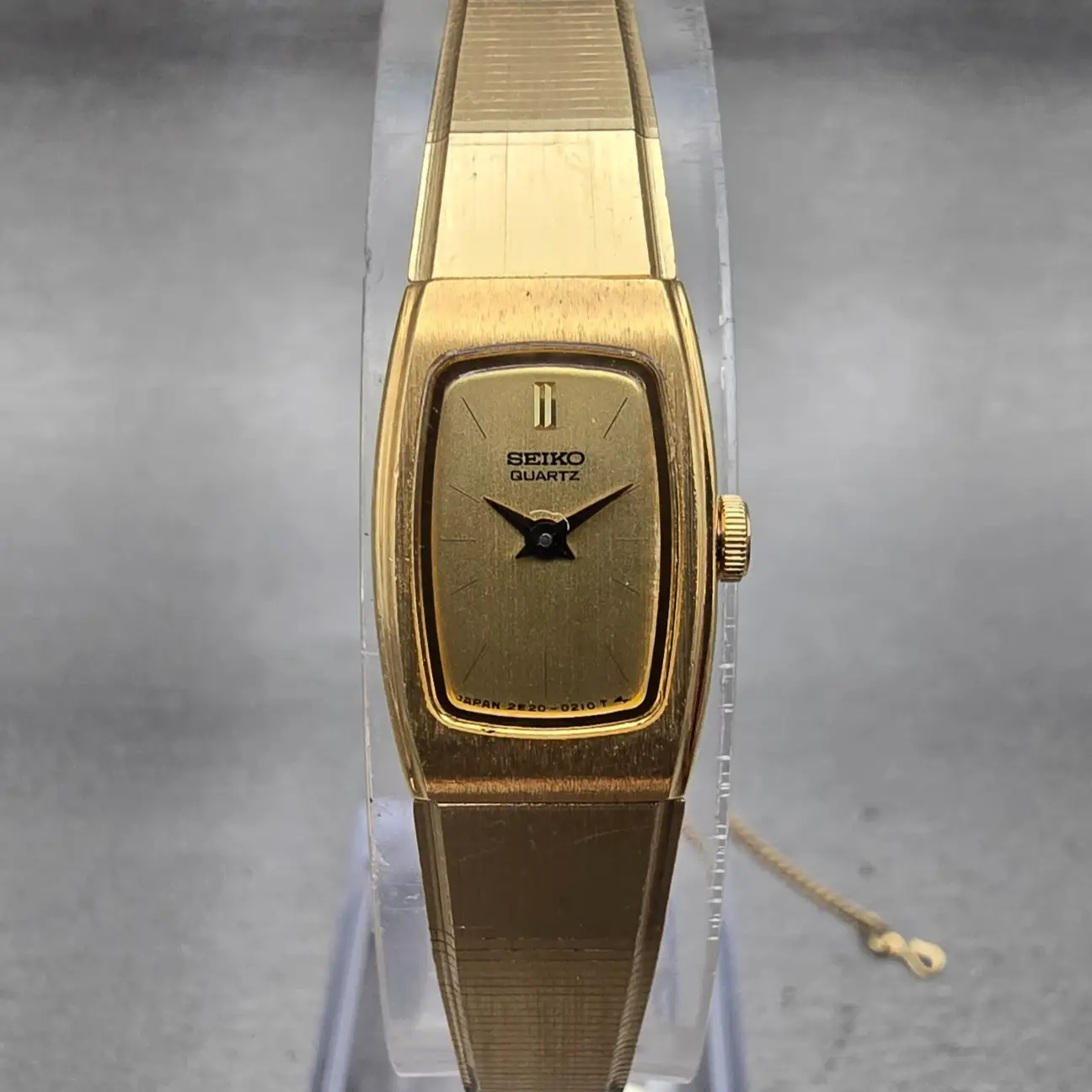 Seiko Tank Watch Women 13mm Gold Dial Gold Tone Rectangle 2E20-5139 New Battery0
