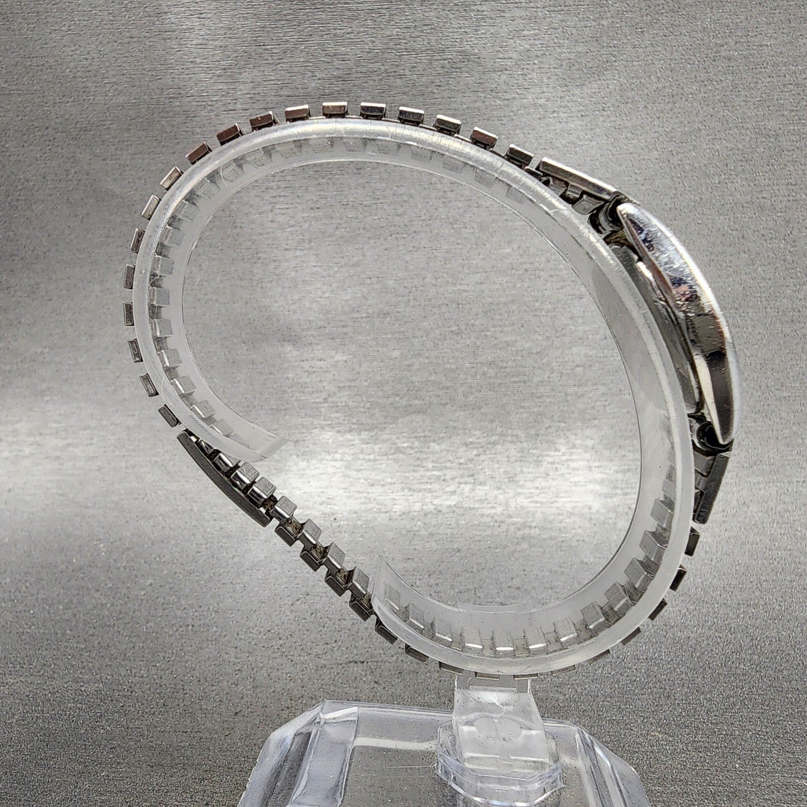 Seiko Watch Women 20mm White Dial Silver Tone Oval 34215019 New Battery VTG8