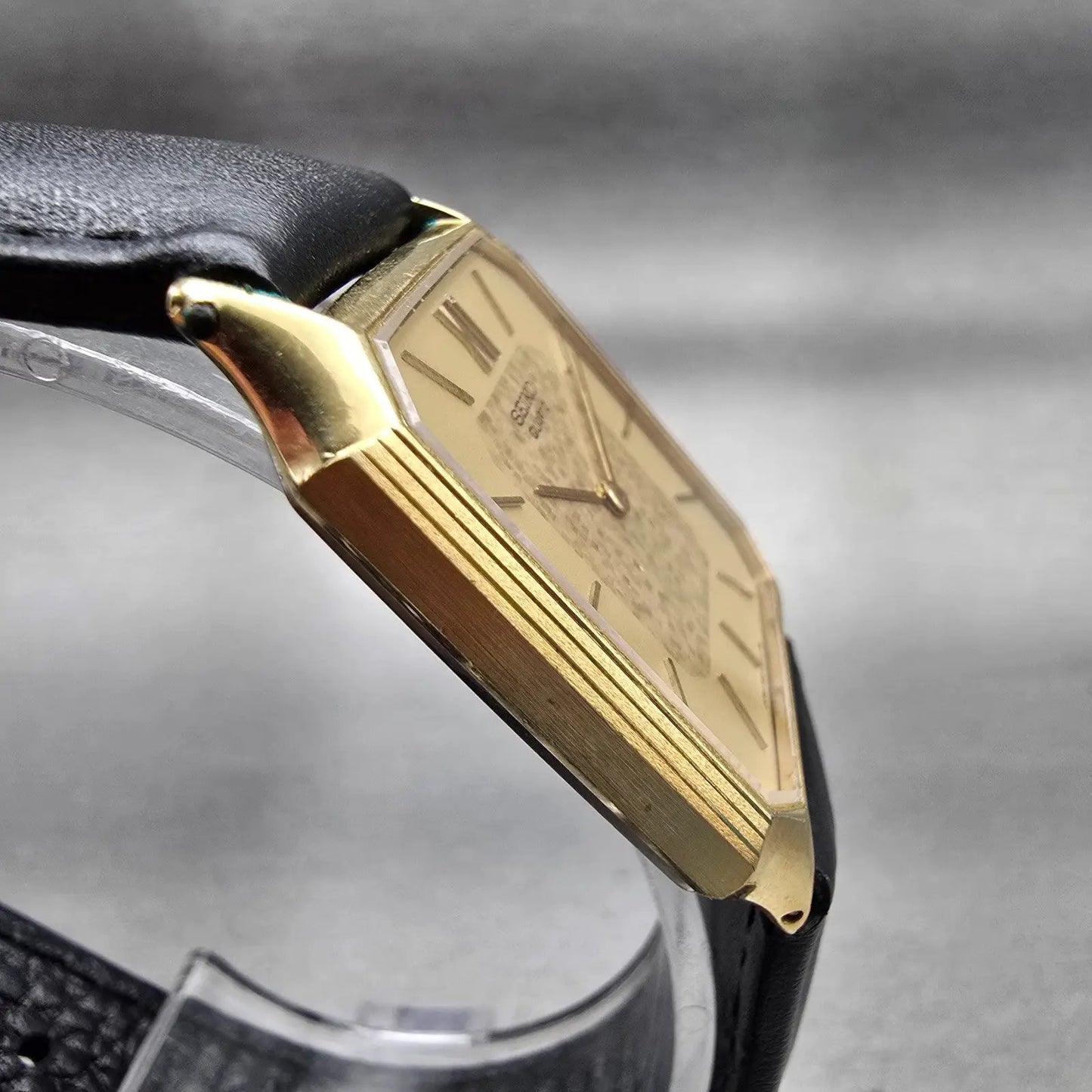 Seiko Watch Men 27mm Gold Dial Gold Tone Rectangle 5930-5199 New Battery Vintage3