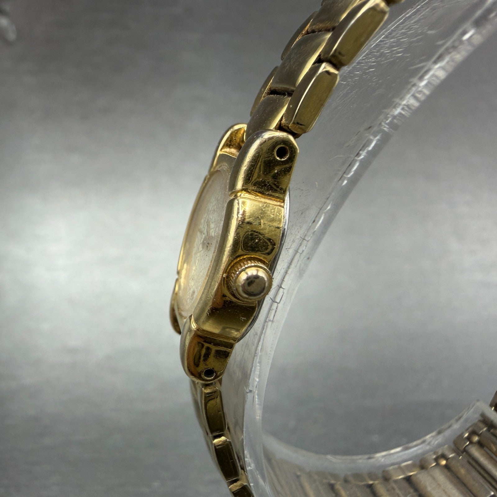 Seiko Watch Women 15mm Cream Dial Gold Tone Round Vinatge 1F20-5A79 New Battery2