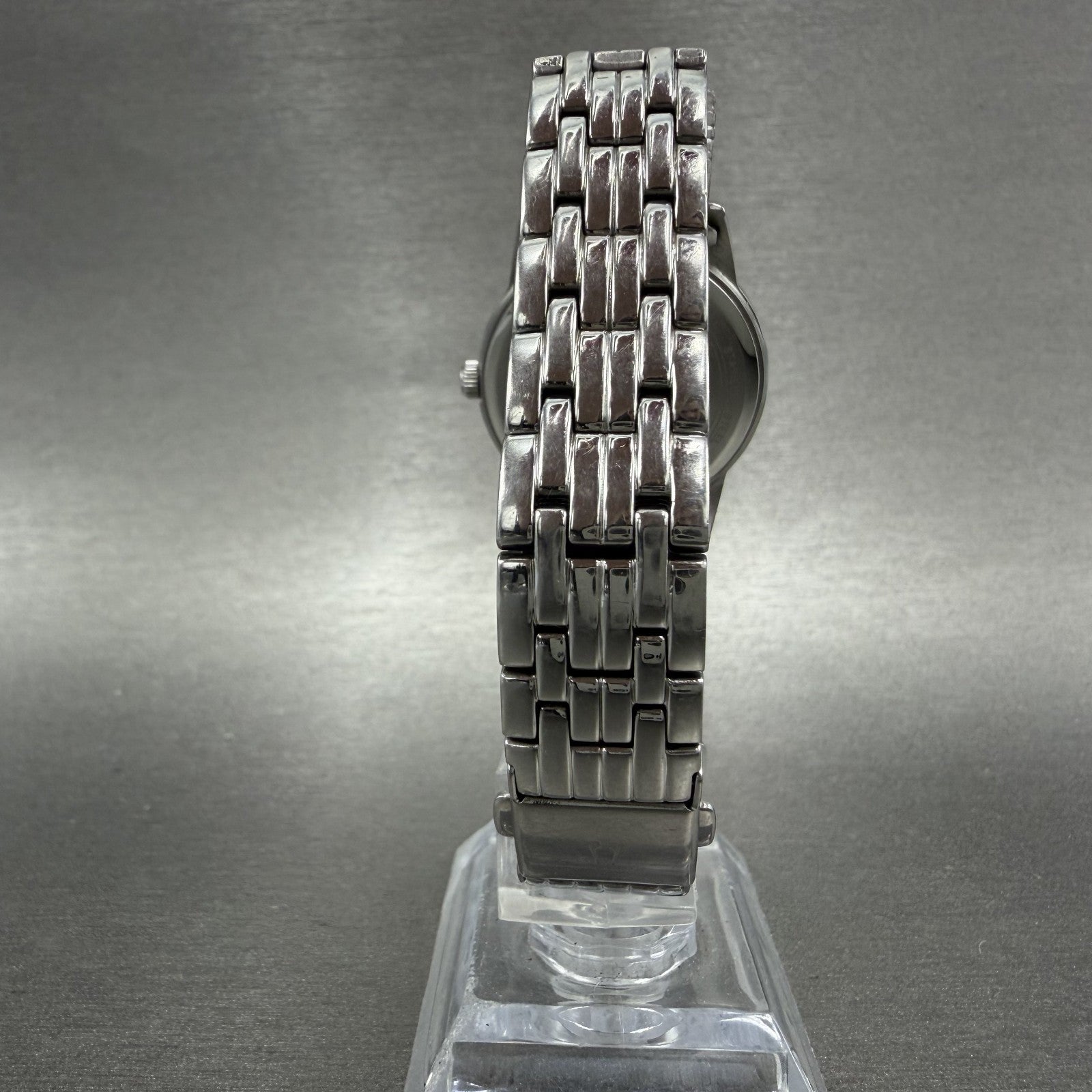 Bulova Watch Women 30mm Silver Dial Silver Tone Round 96L192 New Battery7