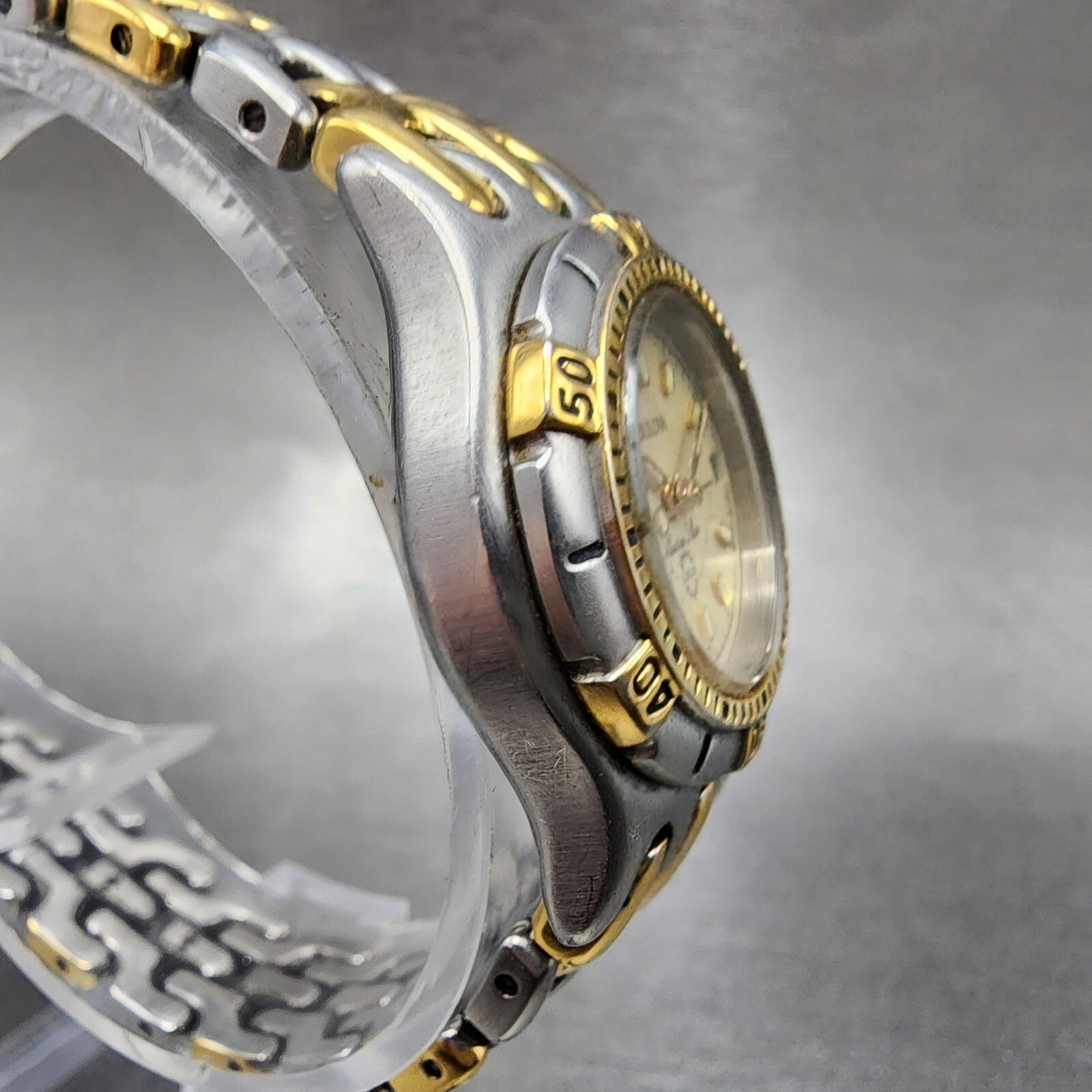 Bulova Marine Star Dive Watch Women 25mm Cream Dial Two Tone Date Round New batt3