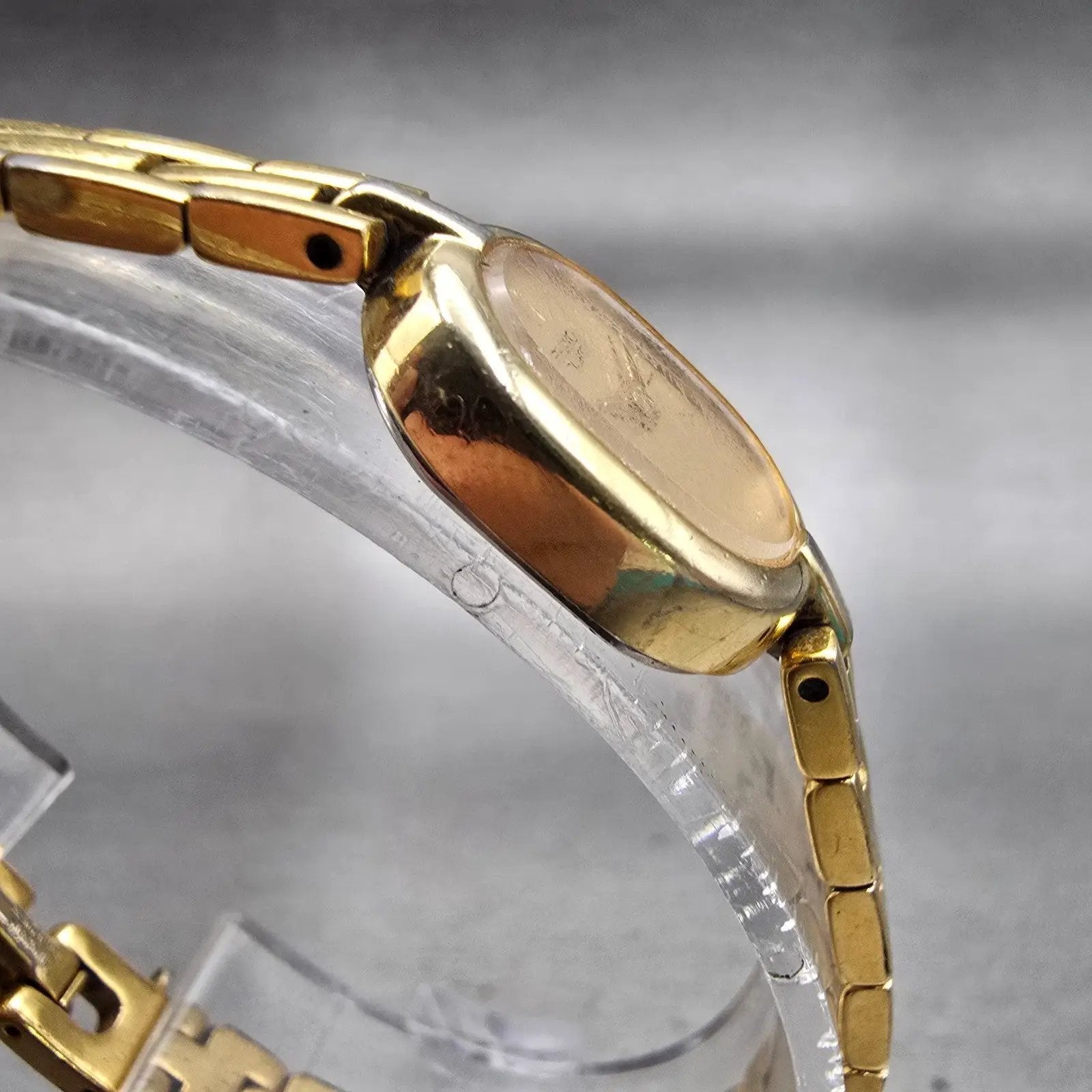 Seiko Watch Women 14mm Gold Dial Gold Tone Oval 1F20-5A49 New Battery Vintage3