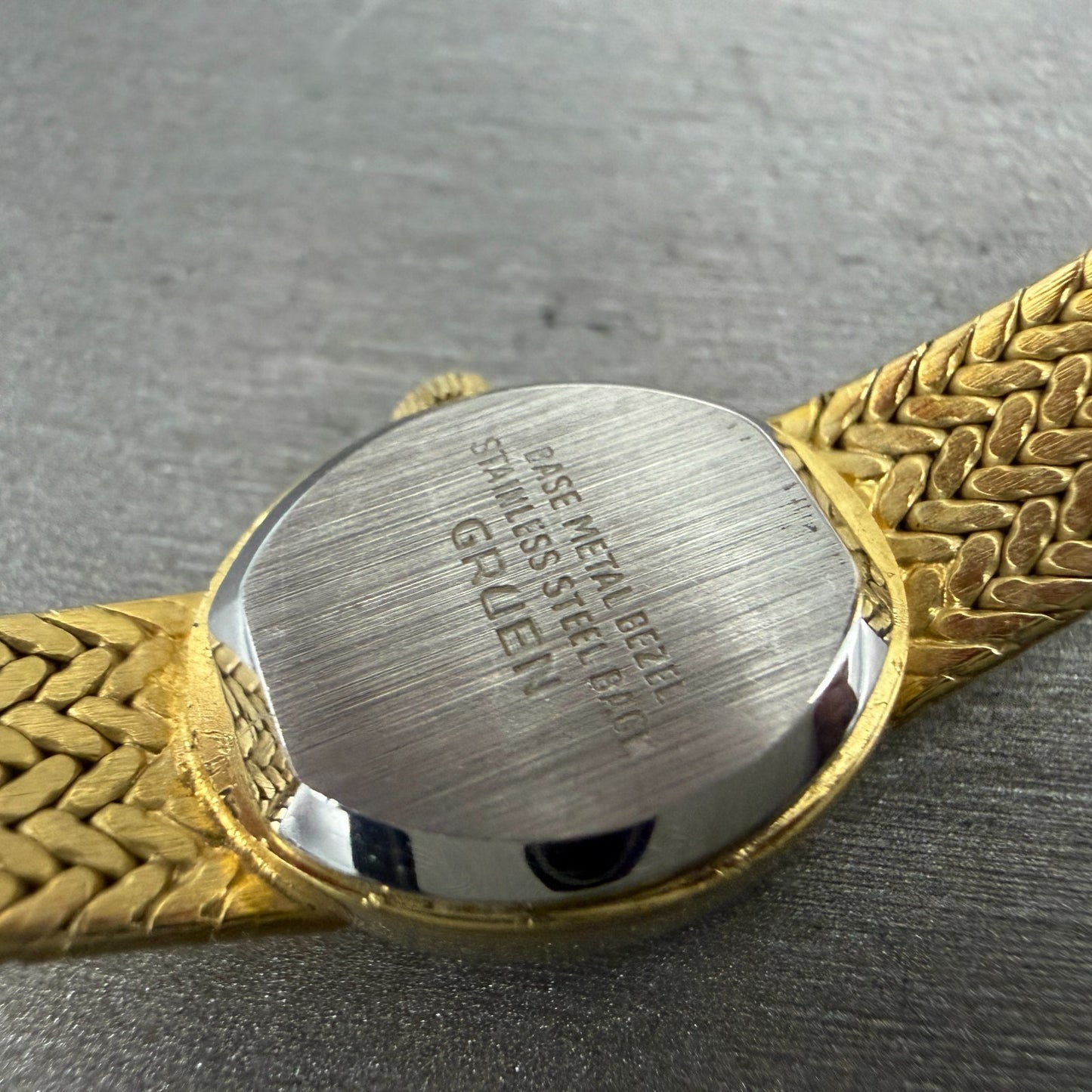Gruen Watch Women 16mm Gold Dial Gold Tone Oval Mesh band New Battery VTG9