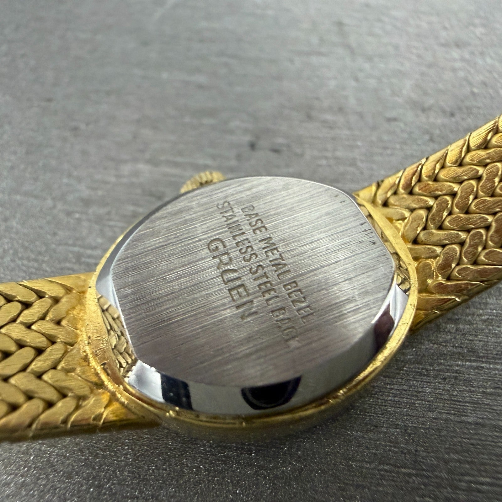 Gruen Watch Women 16mm Gold Dial Gold Tone Oval Mesh band New Battery VTG9