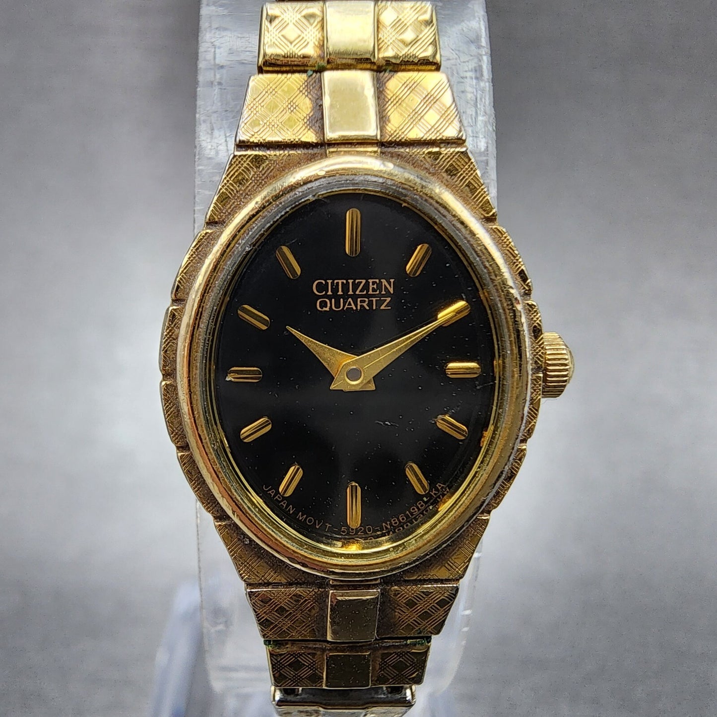 VTG Citizen Watch Women 16mm Black Dial Gold Tone Oval 5920-S52446 New Battery