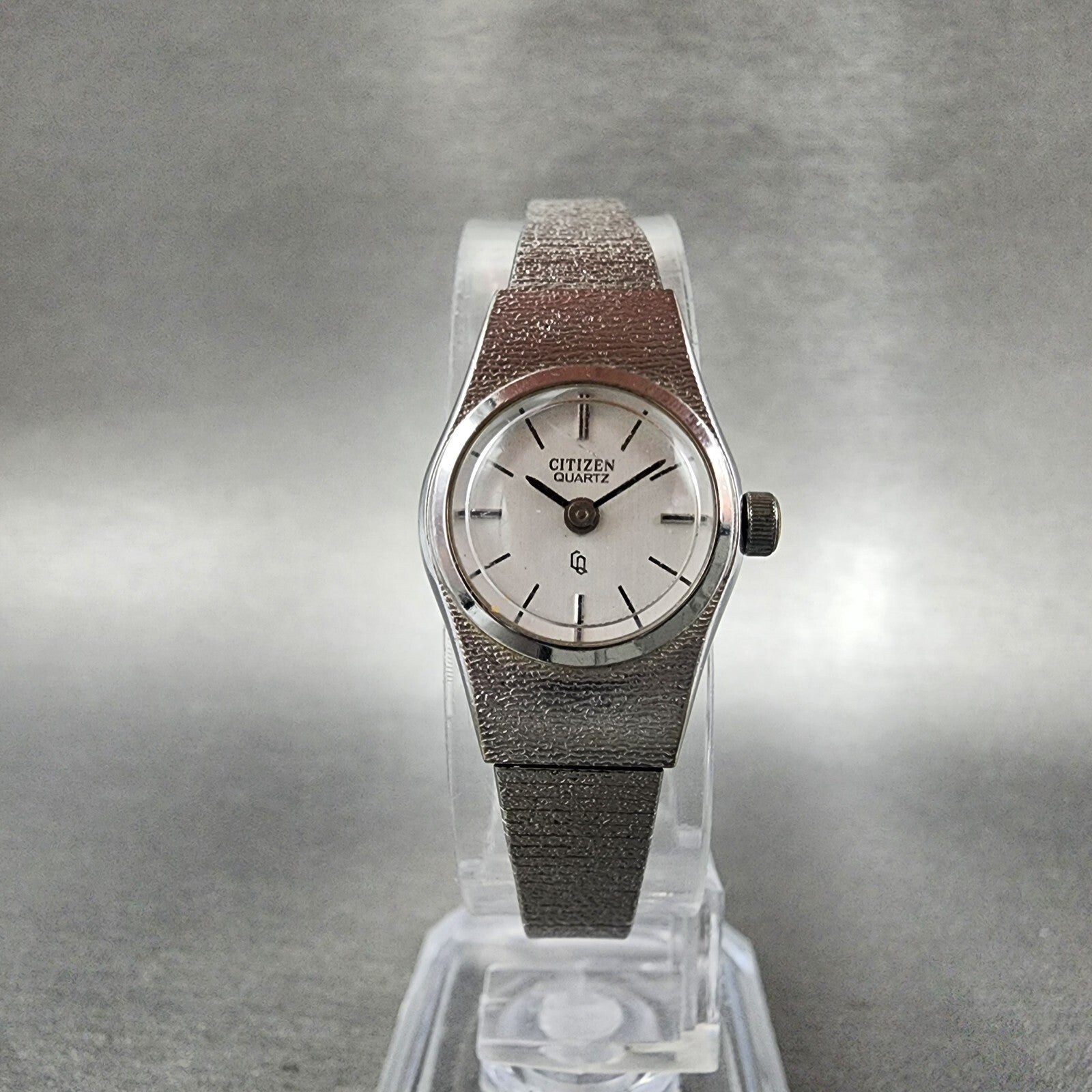 Citizen CQ Watch Women 17mm Silver Dial Silver Tone Round 3220891244  New Batt5